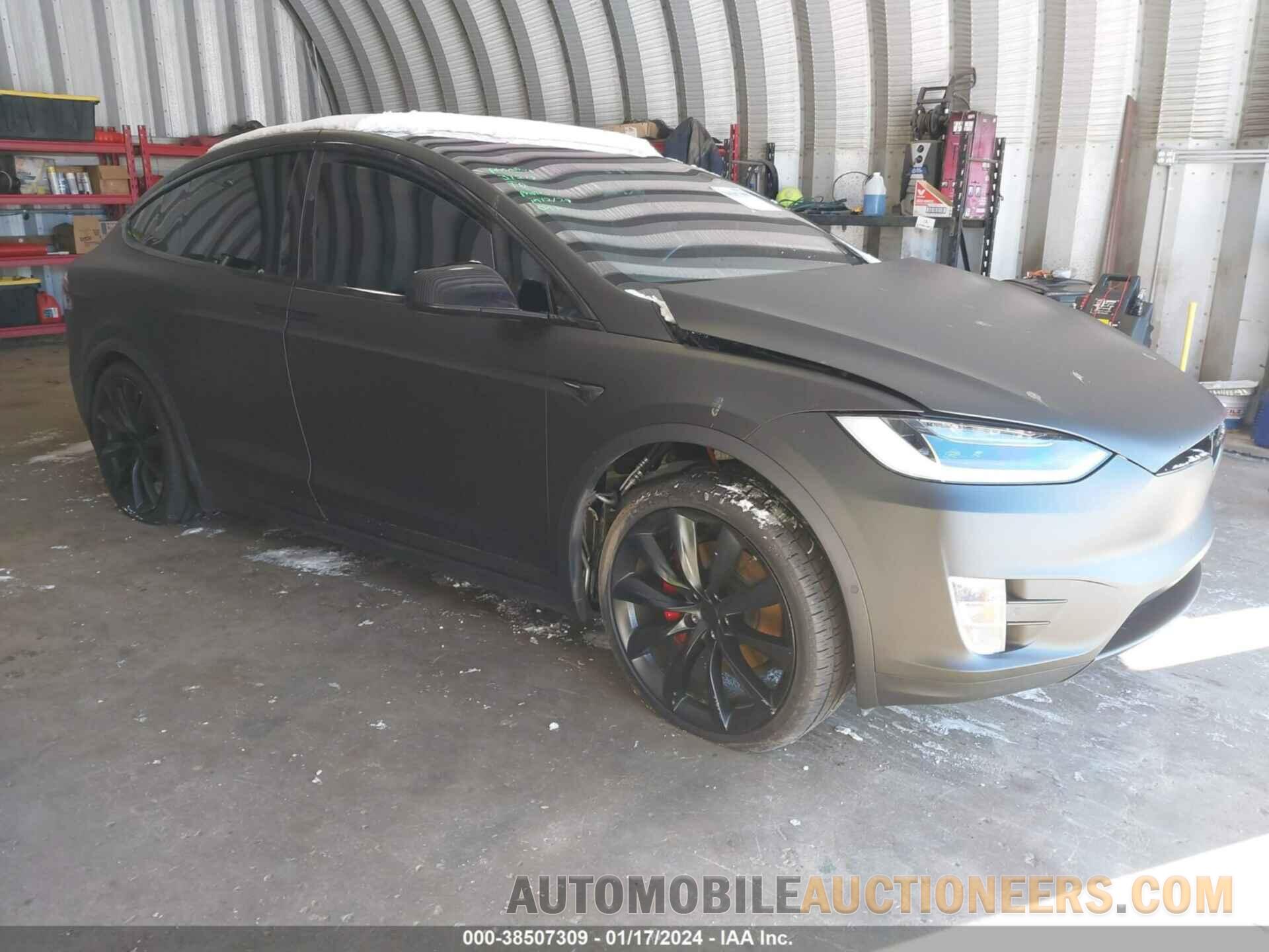 5YJXCBE48LF238181 TESLA MODEL X 2020