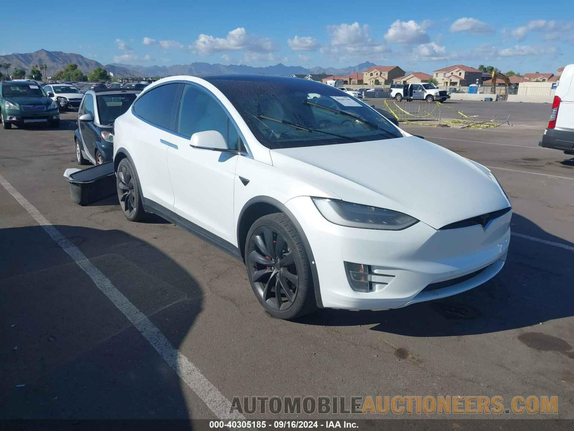 5YJXCBE49HF051801 TESLA MODEL X 2017