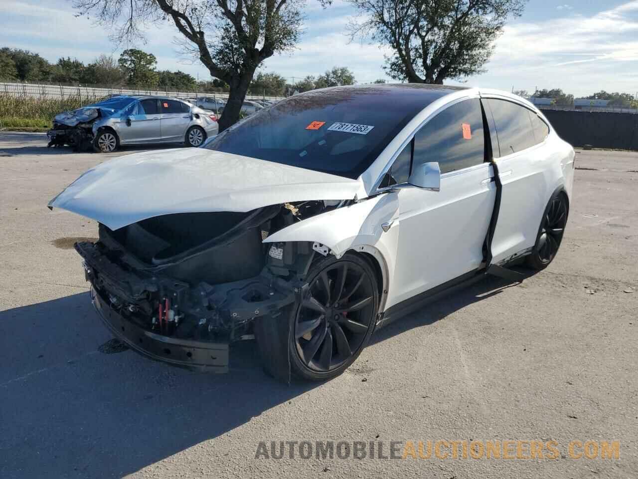 5YJXCBE49HF078514 TESLA MODEL X 2017