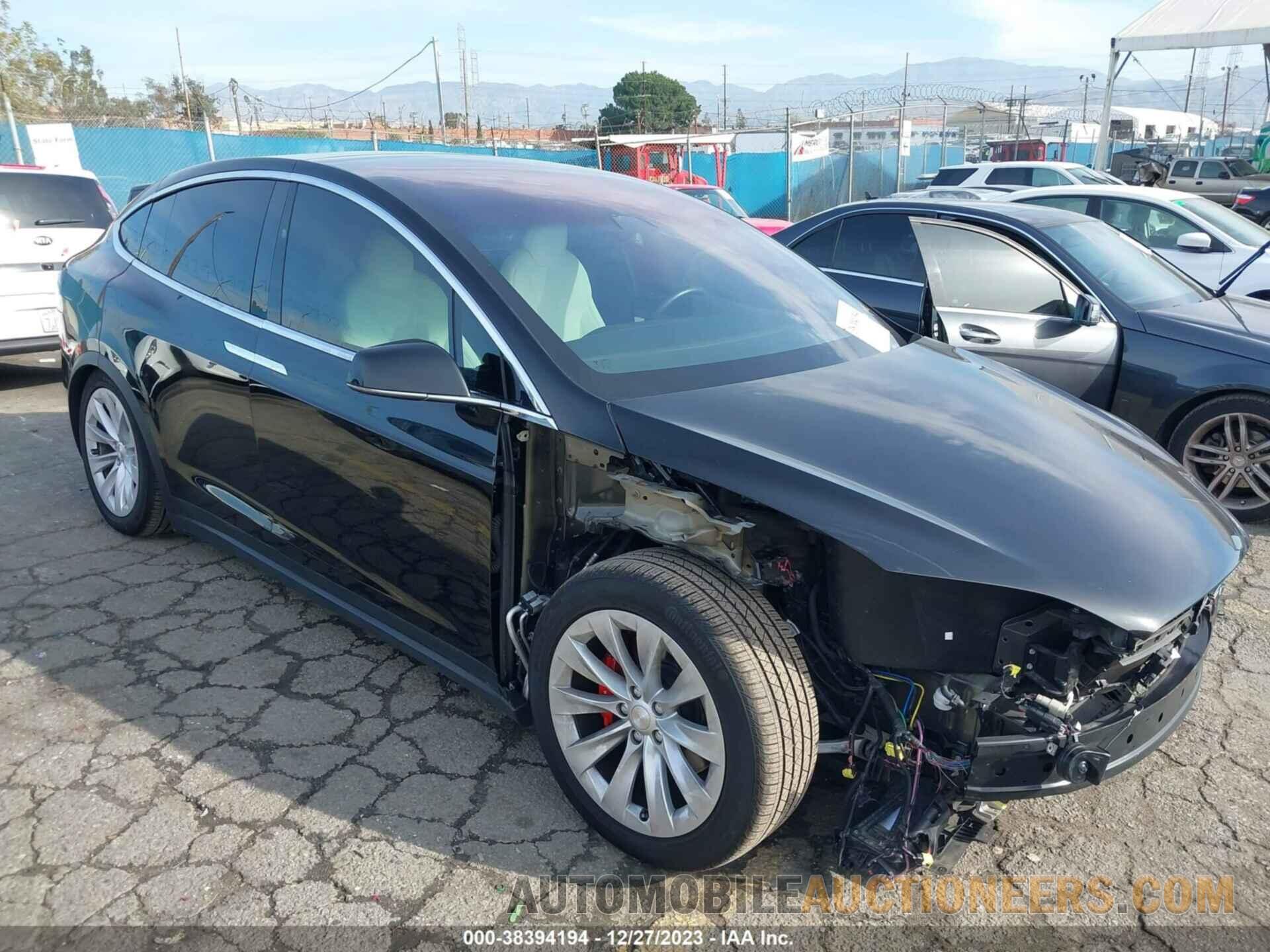 5YJXCBE49LF285526 TESLA MODEL X 2020