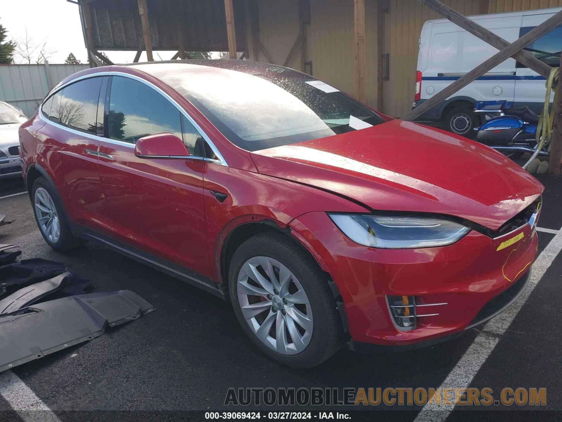 5YJXCBE4XHF040676 TESLA MODEL X 2017