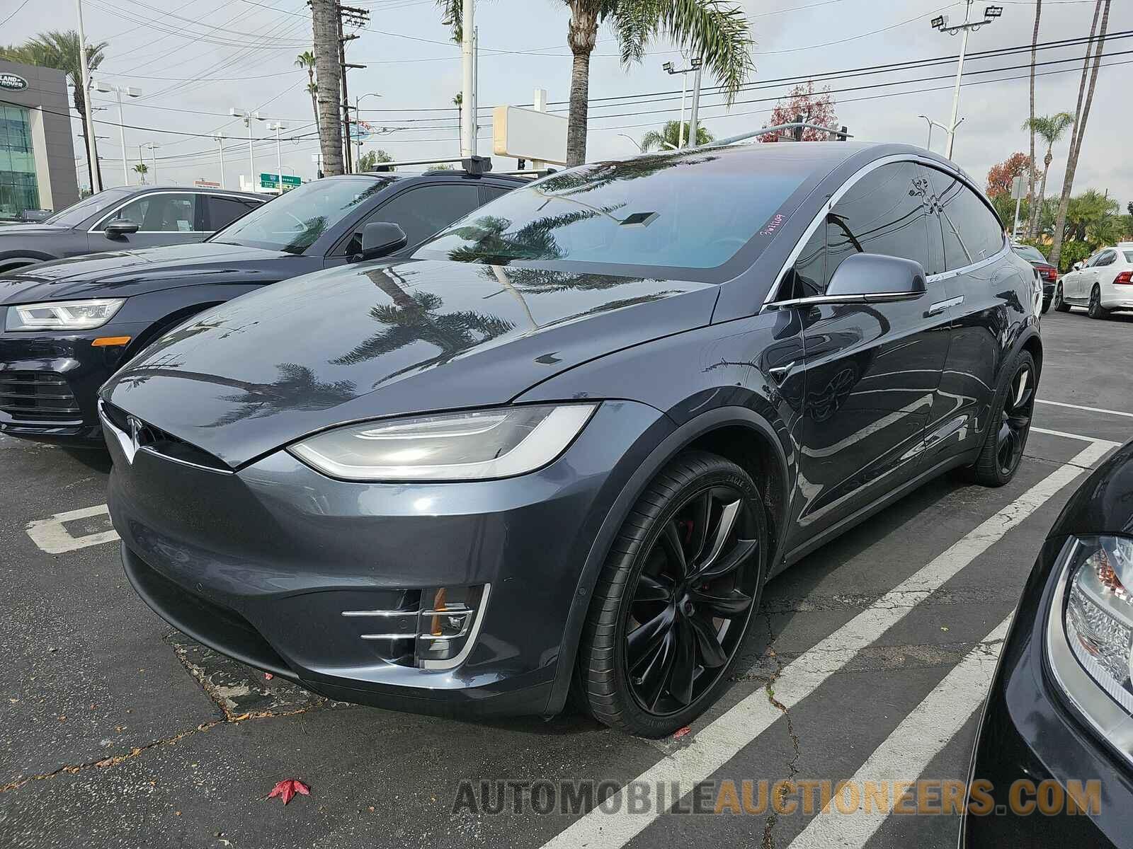 5YJXCBE4XKF185384 Tesla Model X 2019