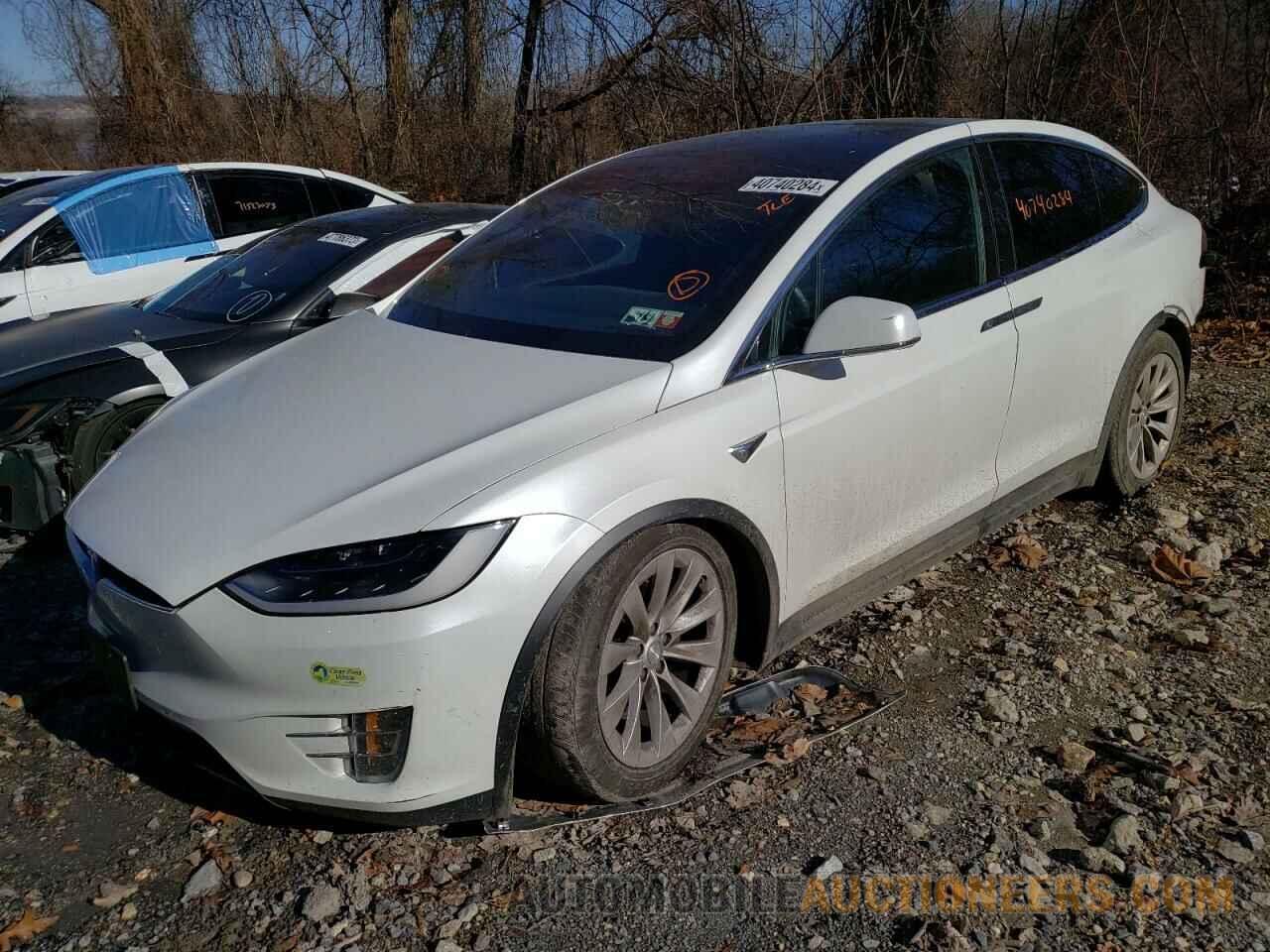 5YJXCDE20HF044424 TESLA MODEL X 2017