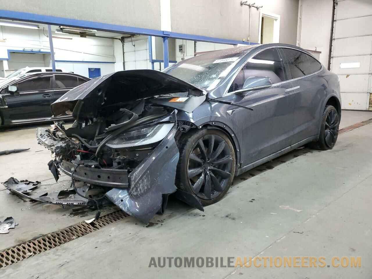 5YJXCDE20HF068996 TESLA MODEL X 2017