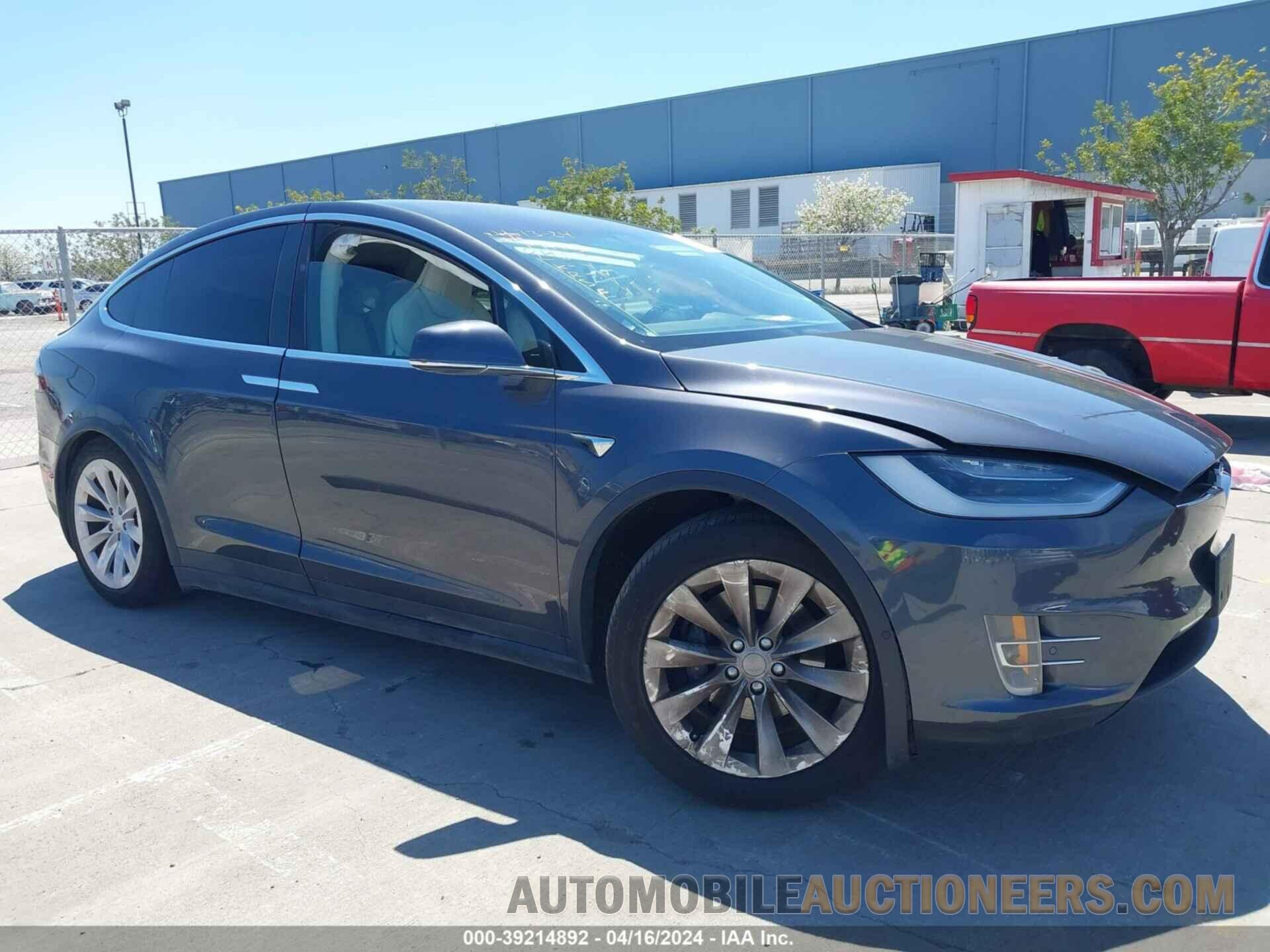 5YJXCDE20HF077410 TESLA MODEL X 2017