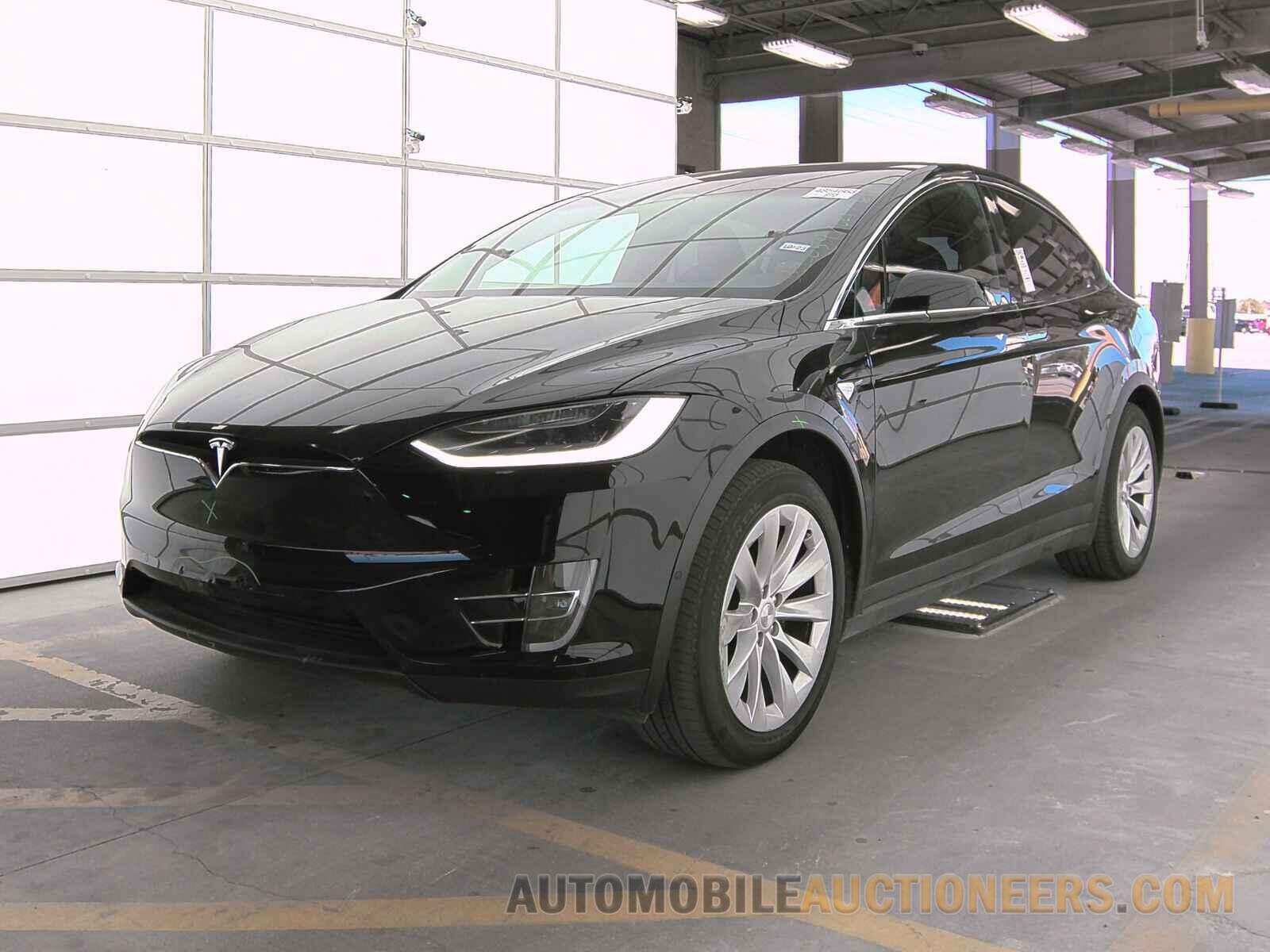 5YJXCDE20LF302059 Tesla Model X 2020