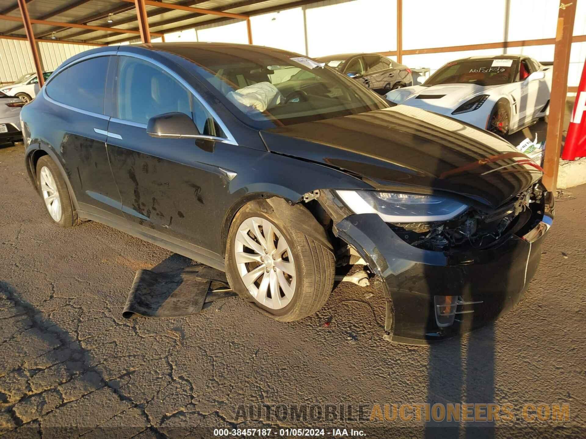 5YJXCDE21HF076993 TESLA MODEL X 2017