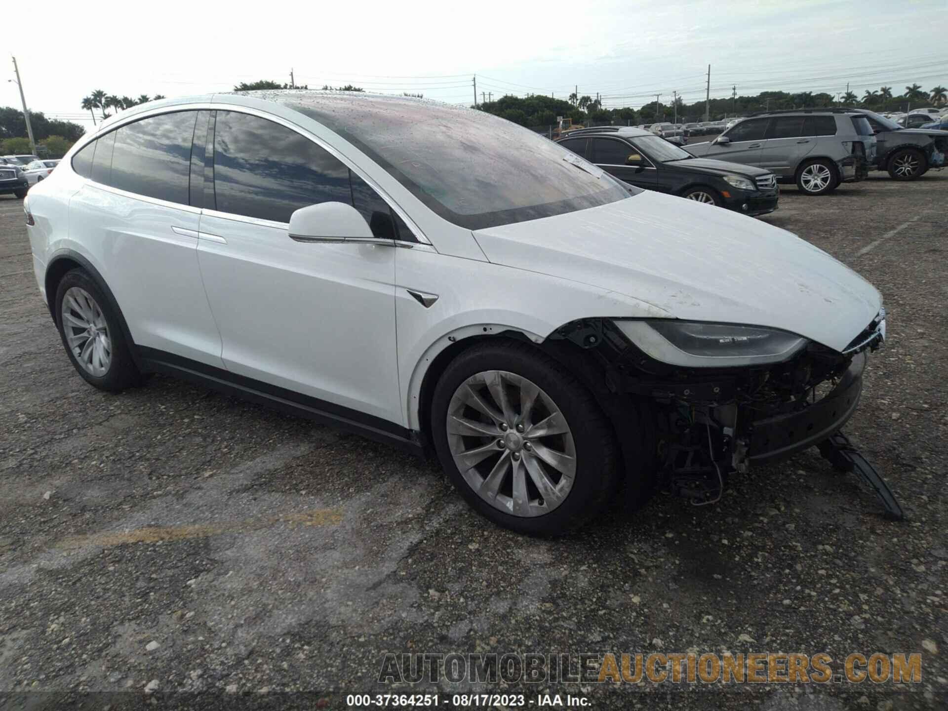 5YJXCDE21LF282176 TESLA MODEL X 2020