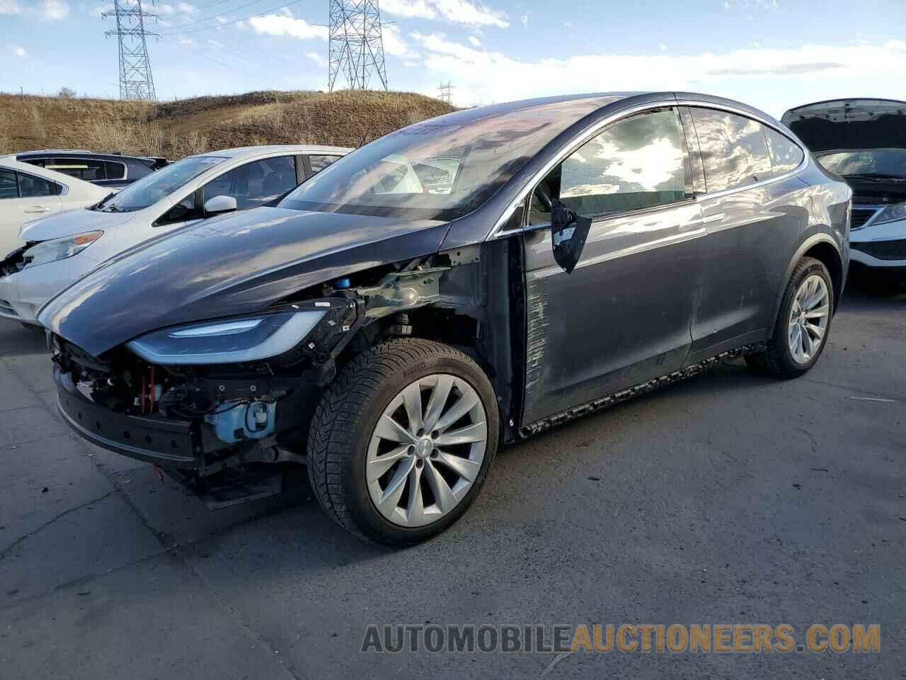 5YJXCDE22HF044795 TESLA MODEL X 2017