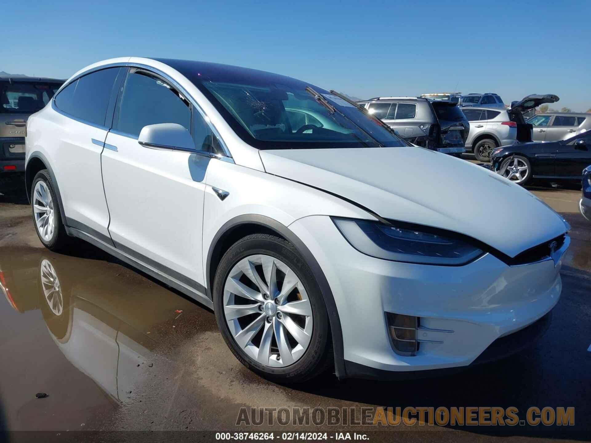 5YJXCDE22JF104211 TESLA MODEL X 2018