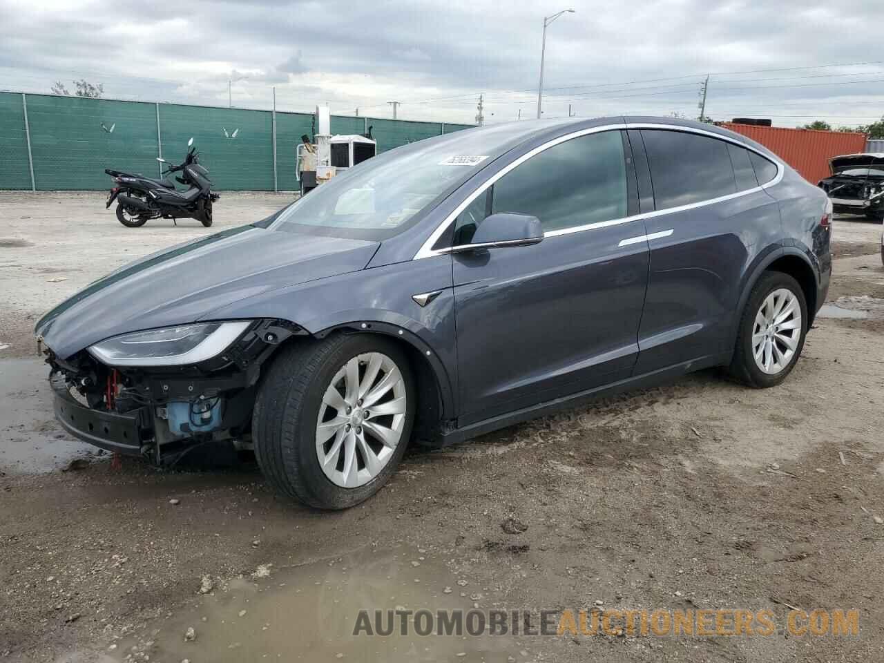 5YJXCDE23HF037919 TESLA MODEL X 2017