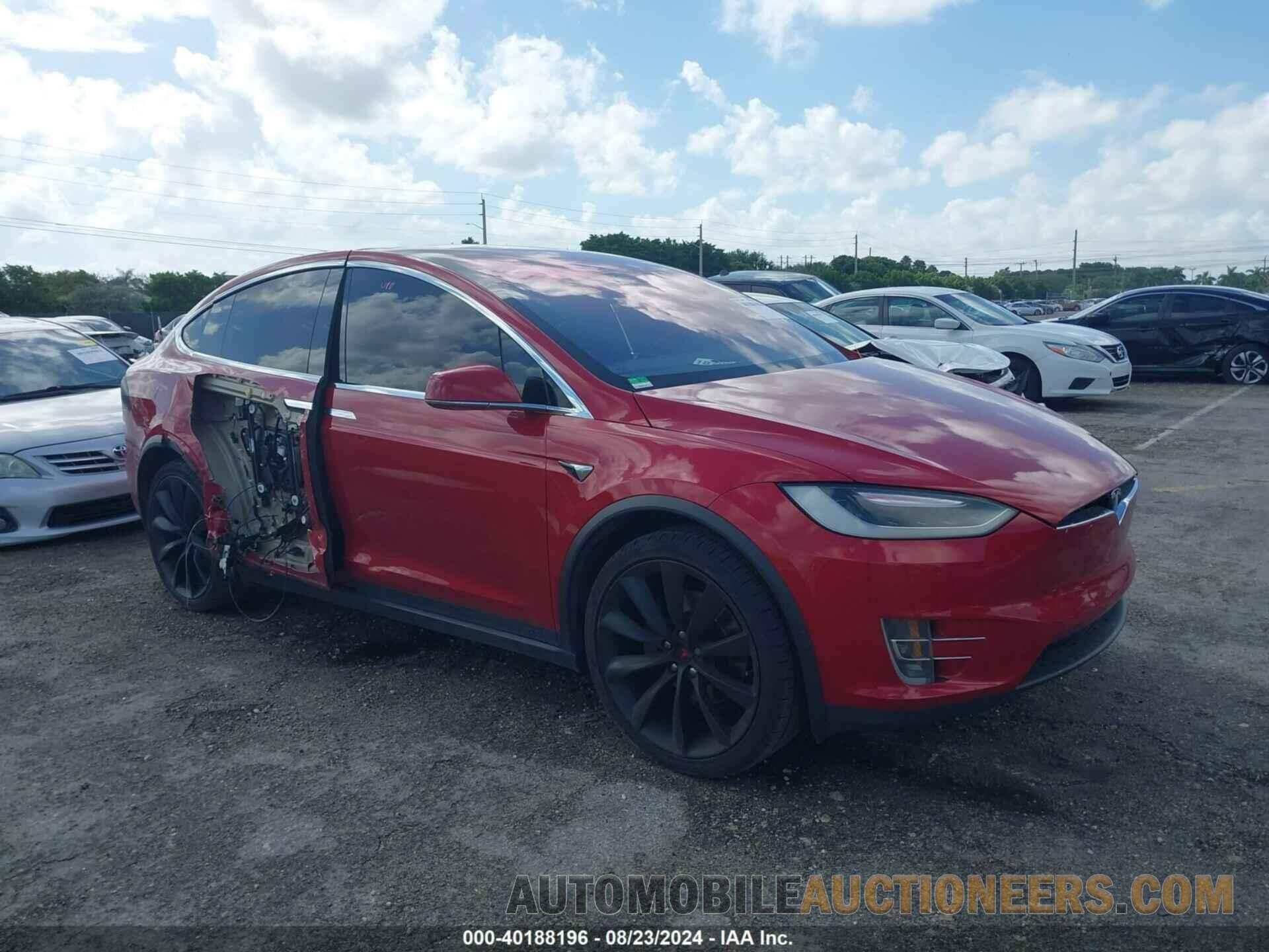 5YJXCDE23HF068880 TESLA MODEL X 2017