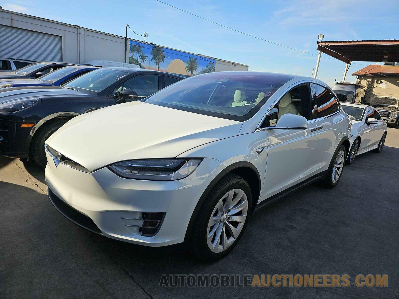 5YJXCDE23LF250264 Tesla Model X 2020