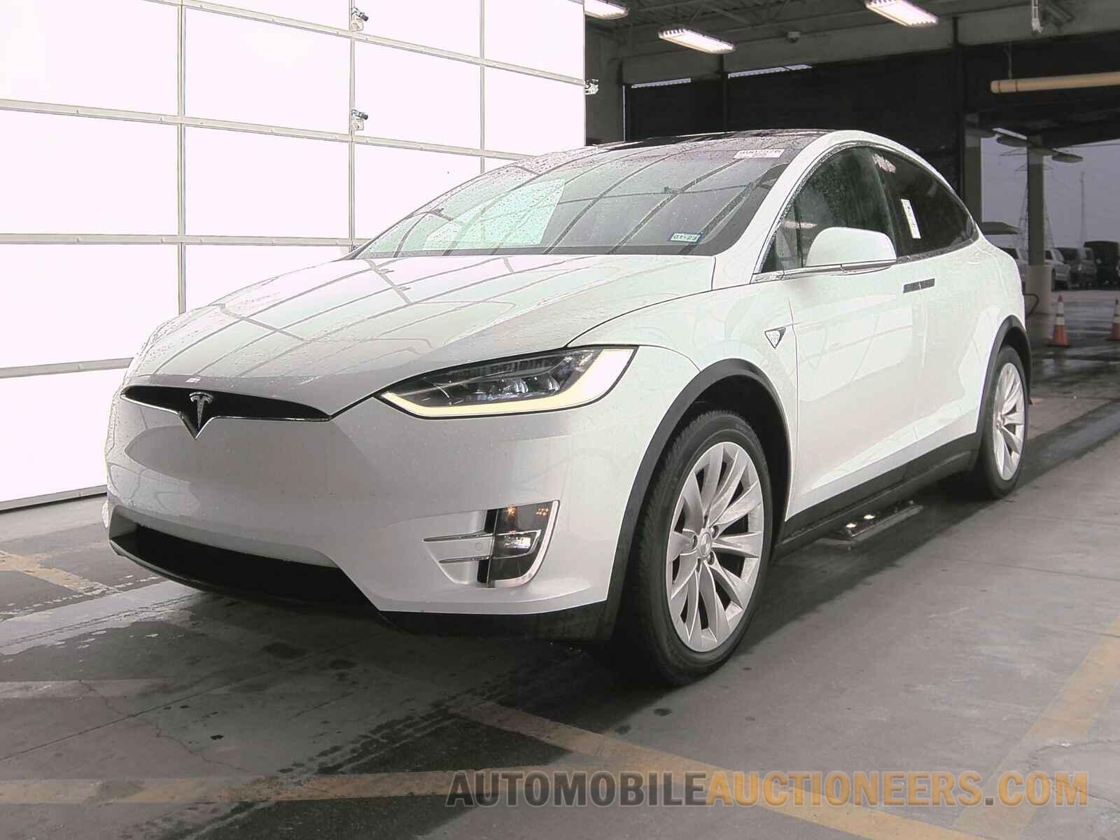 5YJXCDE23LF271907 Tesla Model X 2020