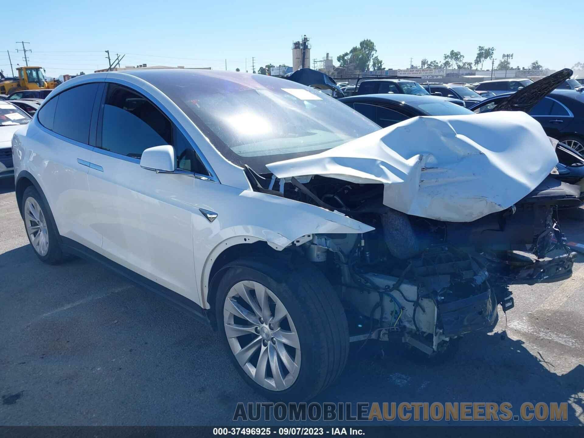 5YJXCDE24HF063364 TESLA MODEL X 2017