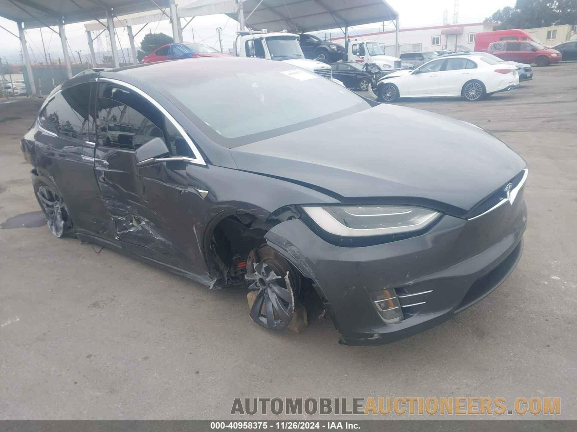 5YJXCDE24HF072890 TESLA MODEL X 2017