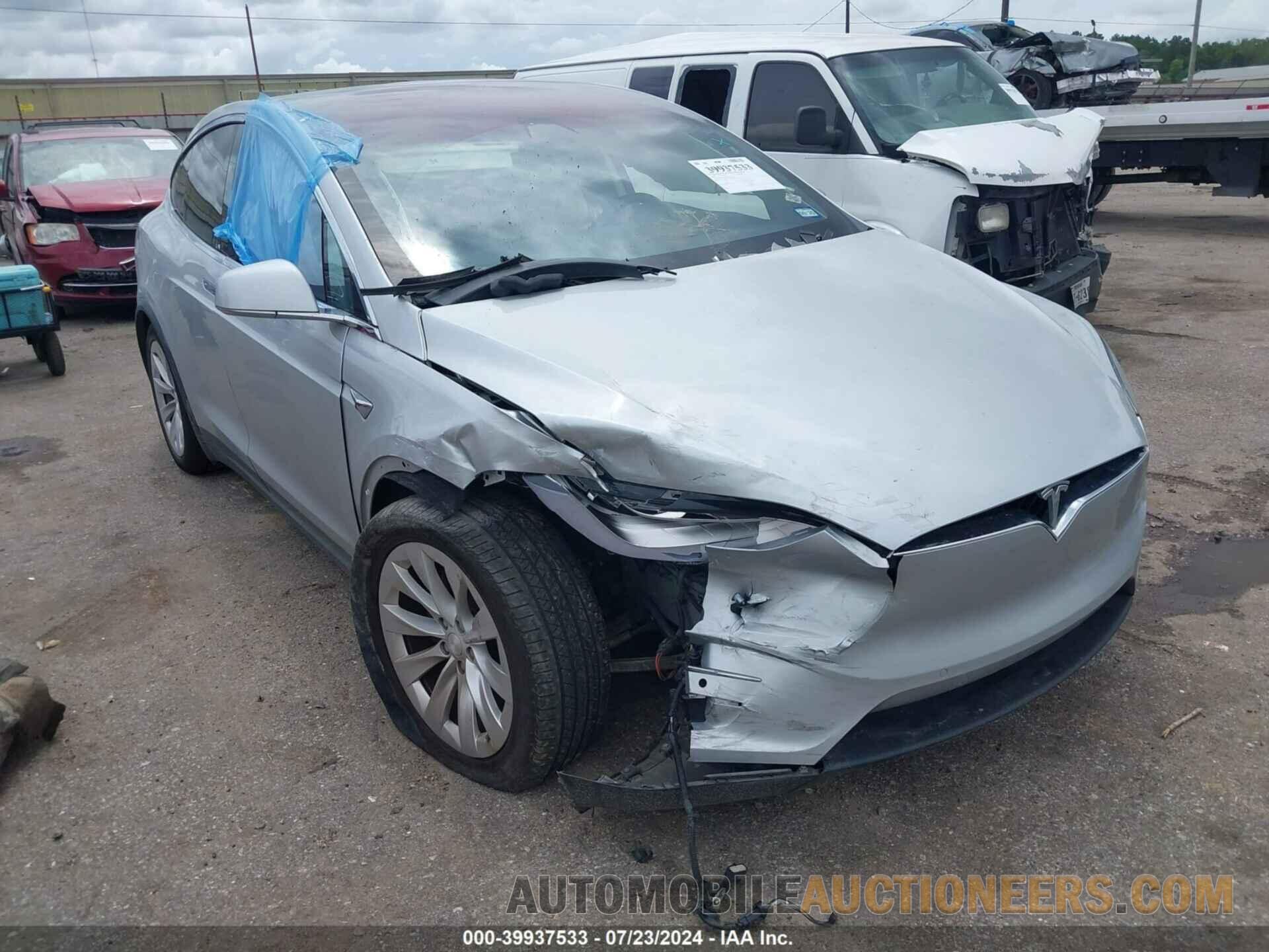 5YJXCDE24JF102587 TESLA MODEL X 2018