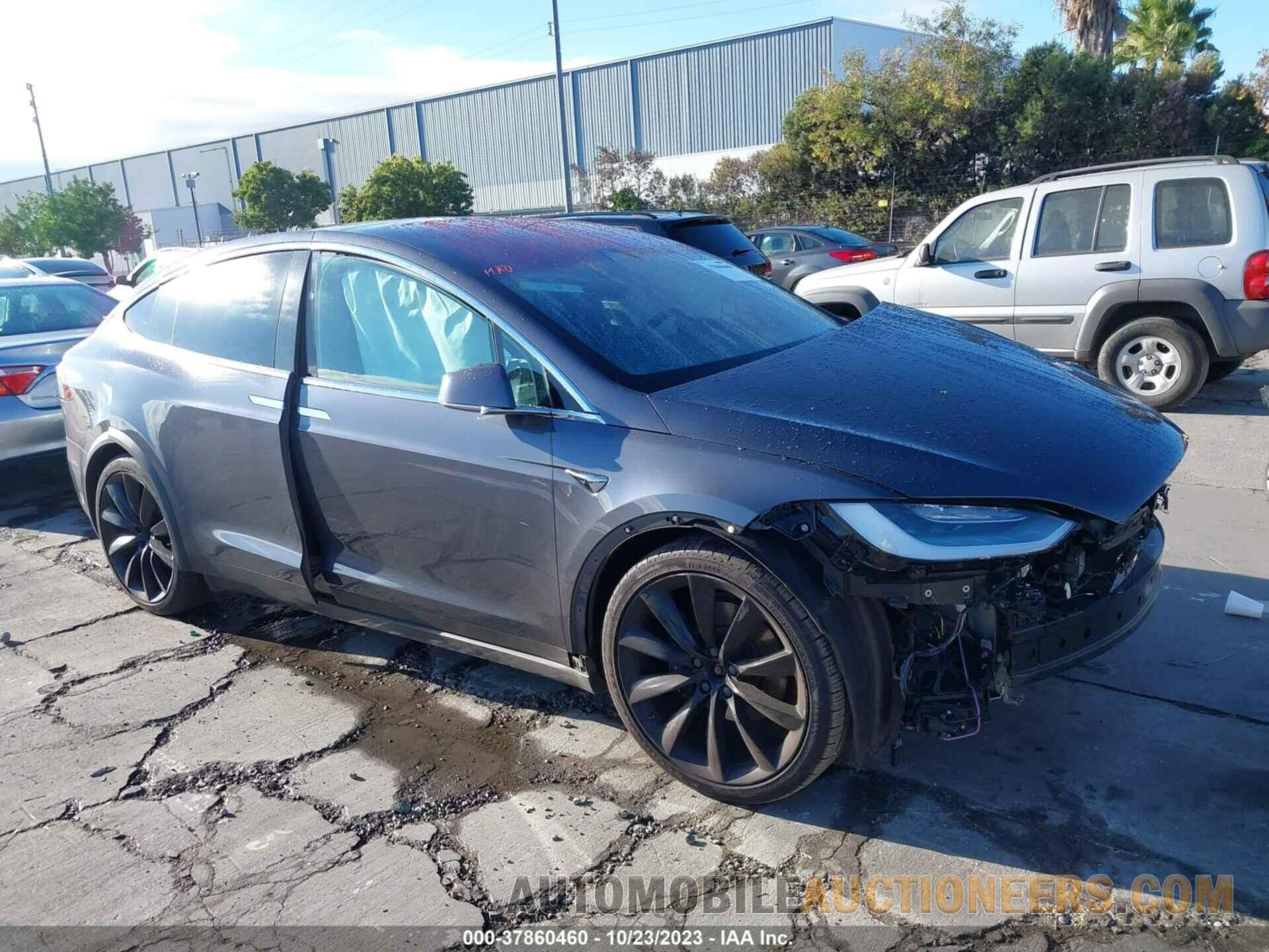 5YJXCDE24LF261631 TESLA MODEL X 2020