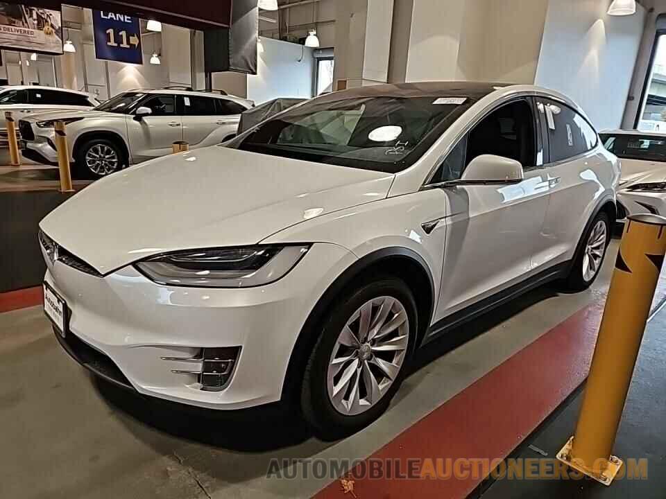 5YJXCDE24LF305319 Tesla Model X 2020