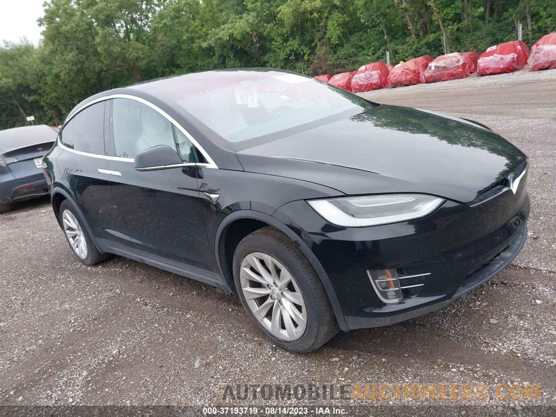 5YJXCDE25HF050008 TESLA MODEL X 2017