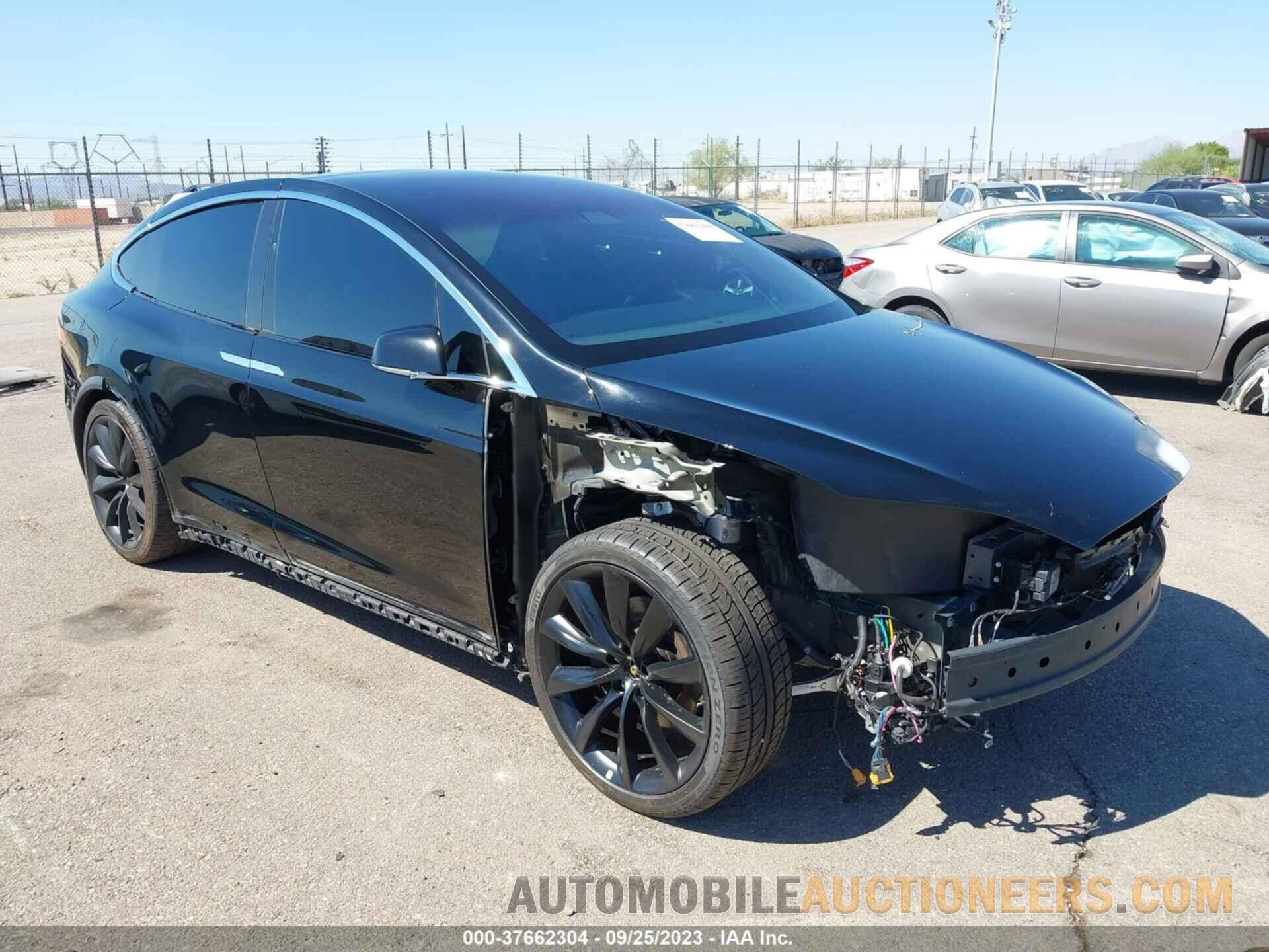 5YJXCDE25HF060988 TESLA MODEL X 2017