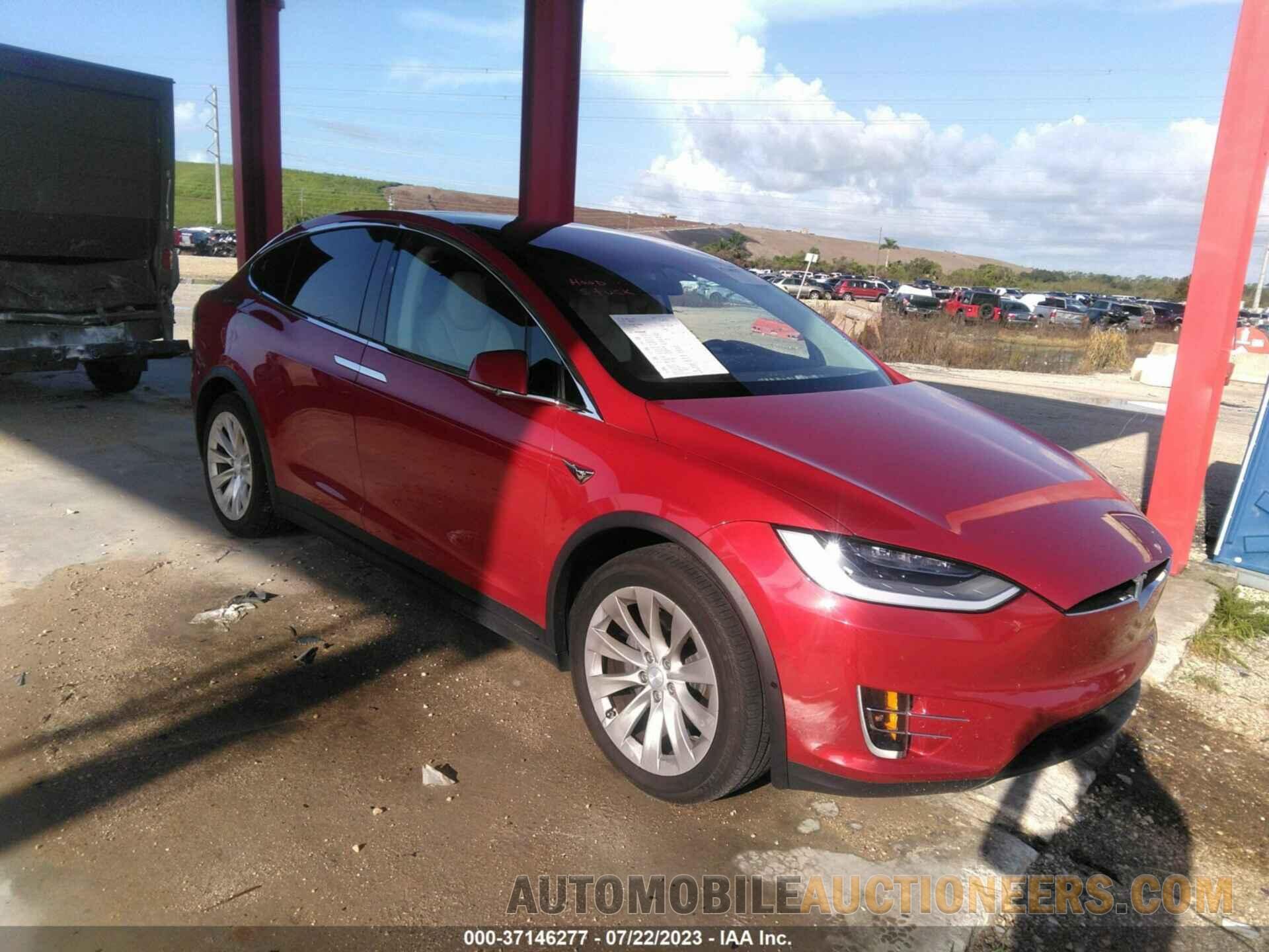 5YJXCDE25HF064605 TESLA MODEL X 2017