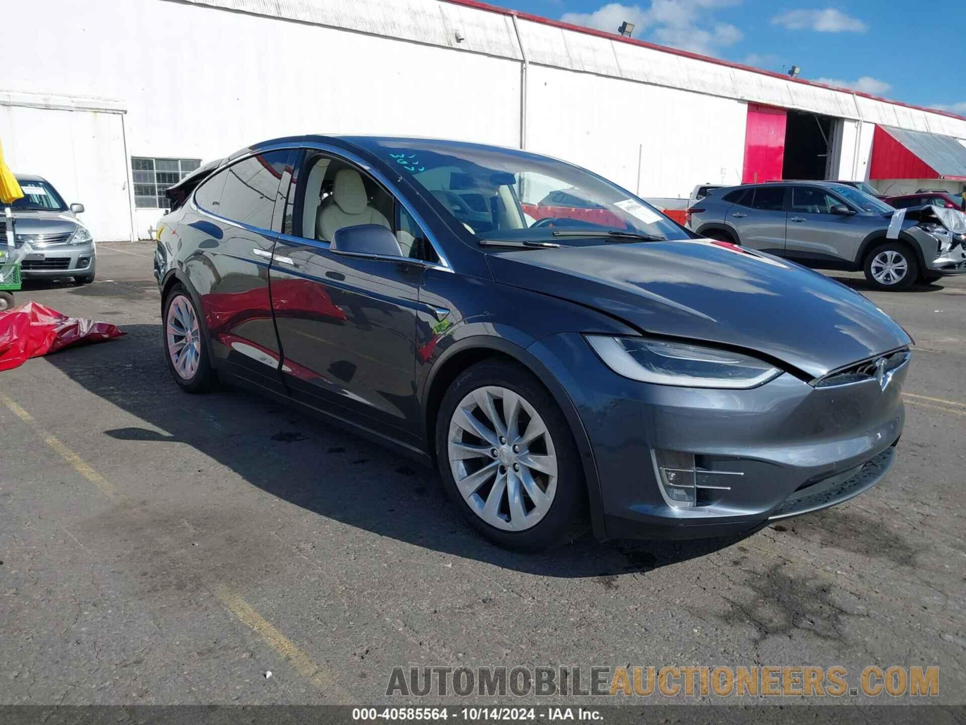 5YJXCDE25HF078875 TESLA MODEL X 2017