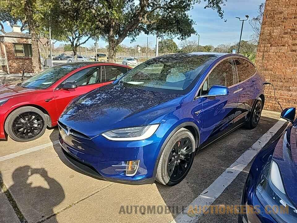 5YJXCDE25JF088215 Tesla Model X 2018