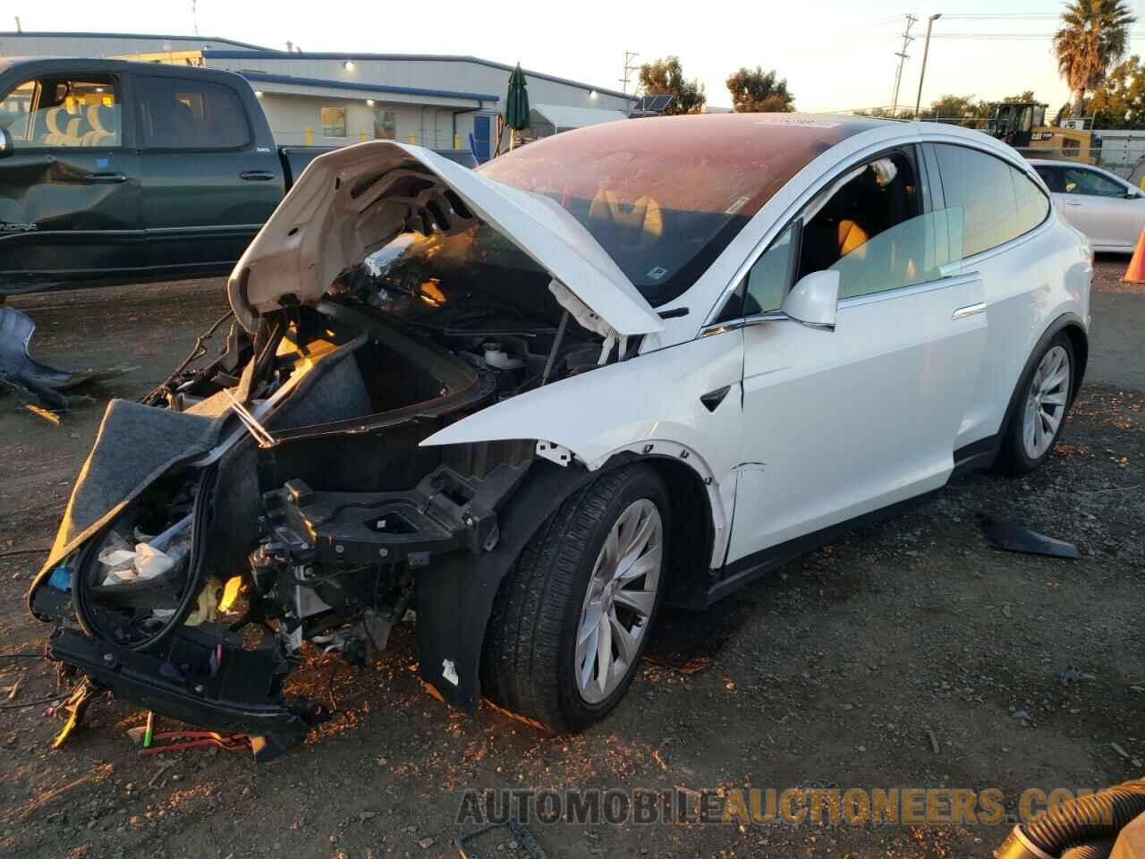 5YJXCDE25LF301599 TESLA MODEL X 2020