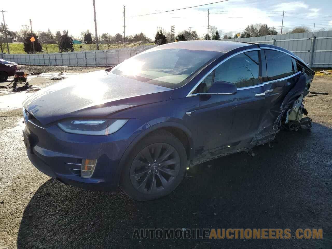 5YJXCDE26HF035923 TESLA MODEL X 2017