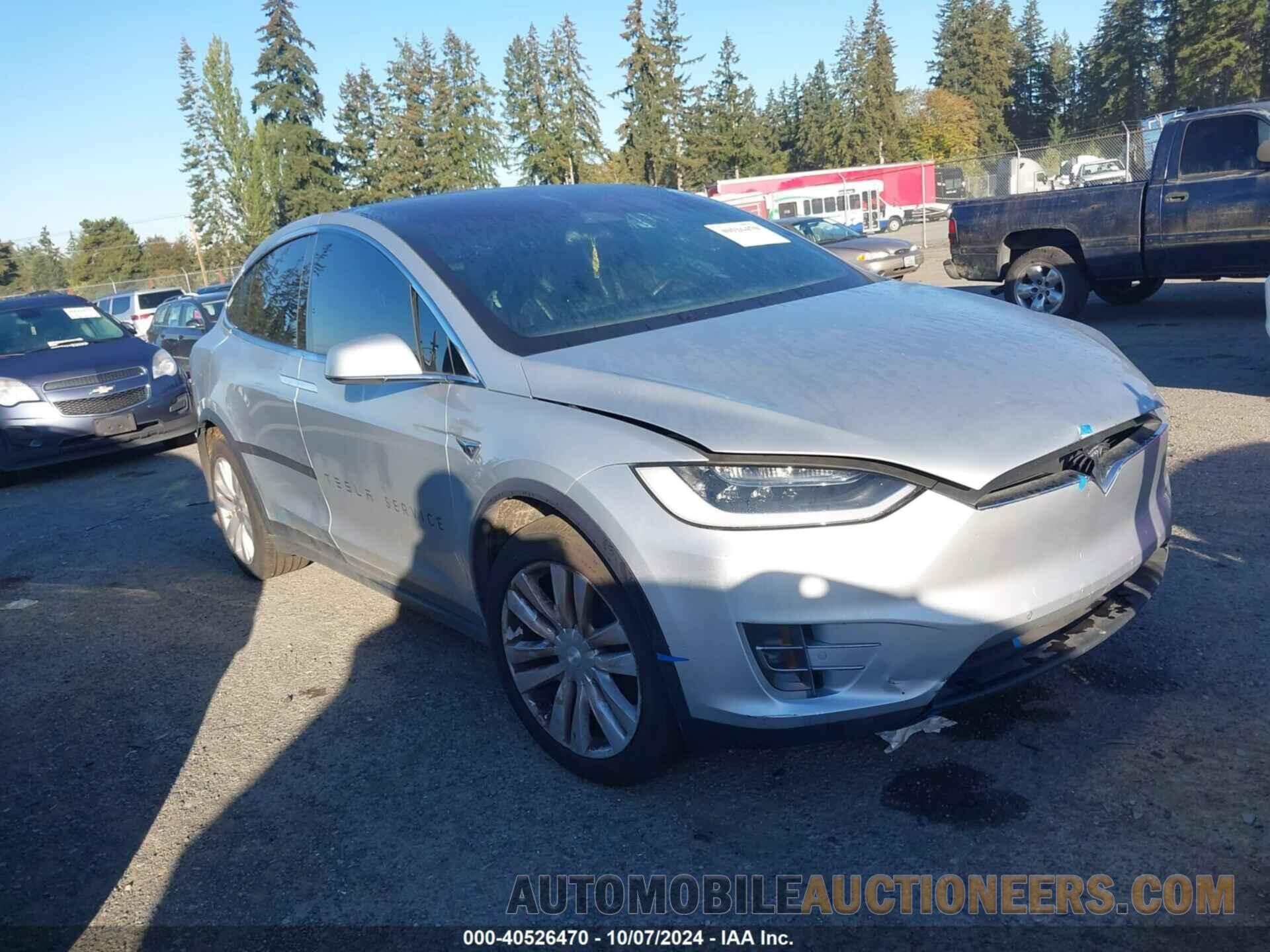 5YJXCDE26HF049675 TESLA MODEL X 2017