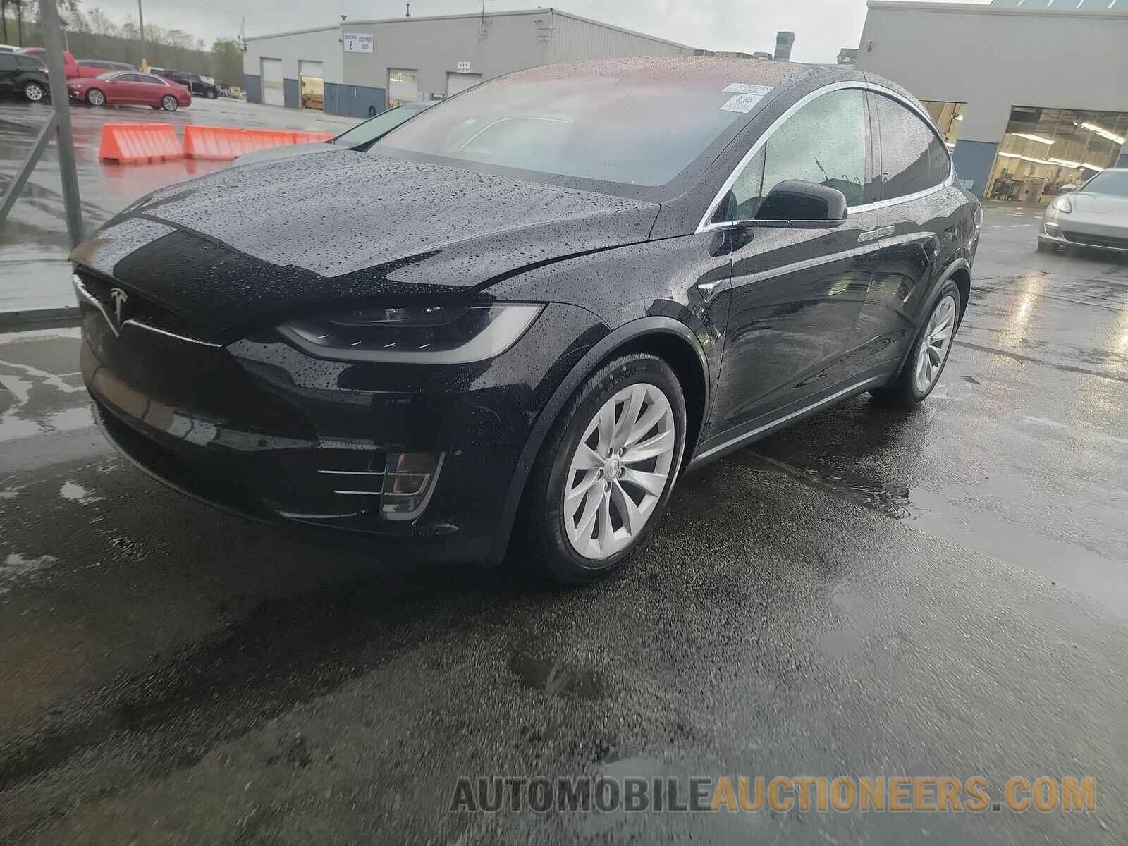 5YJXCDE26HF052138 Tesla Model X 2017