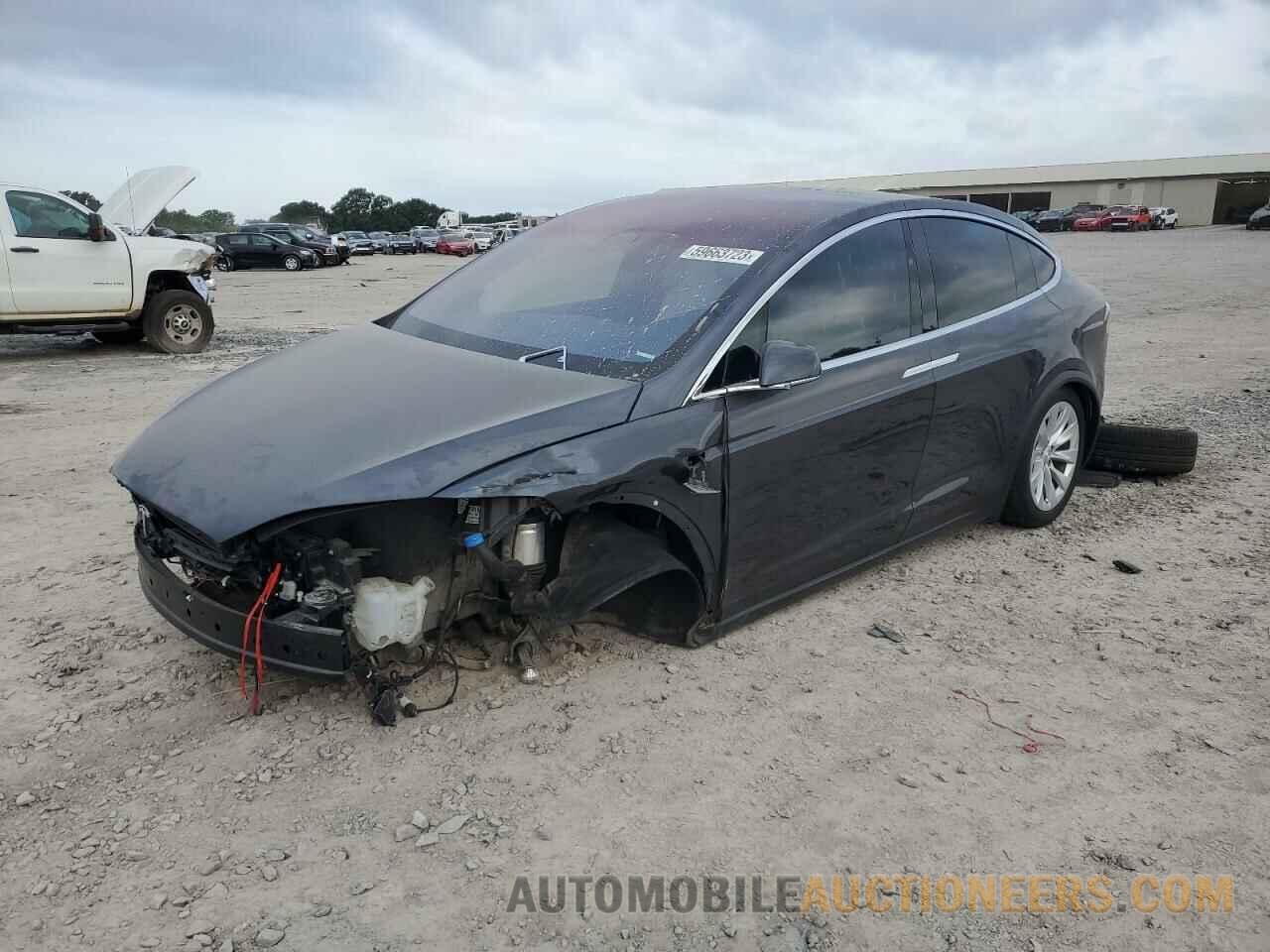 5YJXCDE26HF052303 TESLA MODEL X 2017