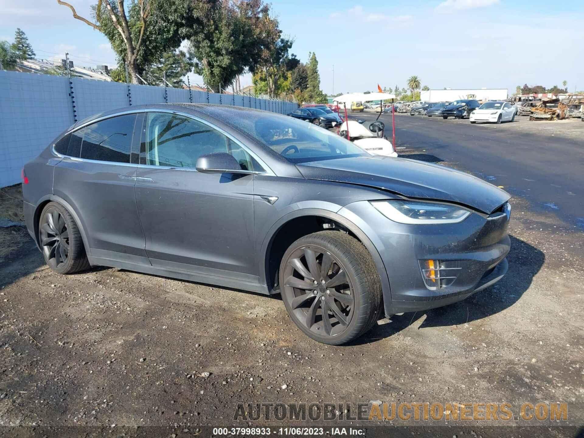 5YJXCDE26HF065388 TESLA MODEL X 2017