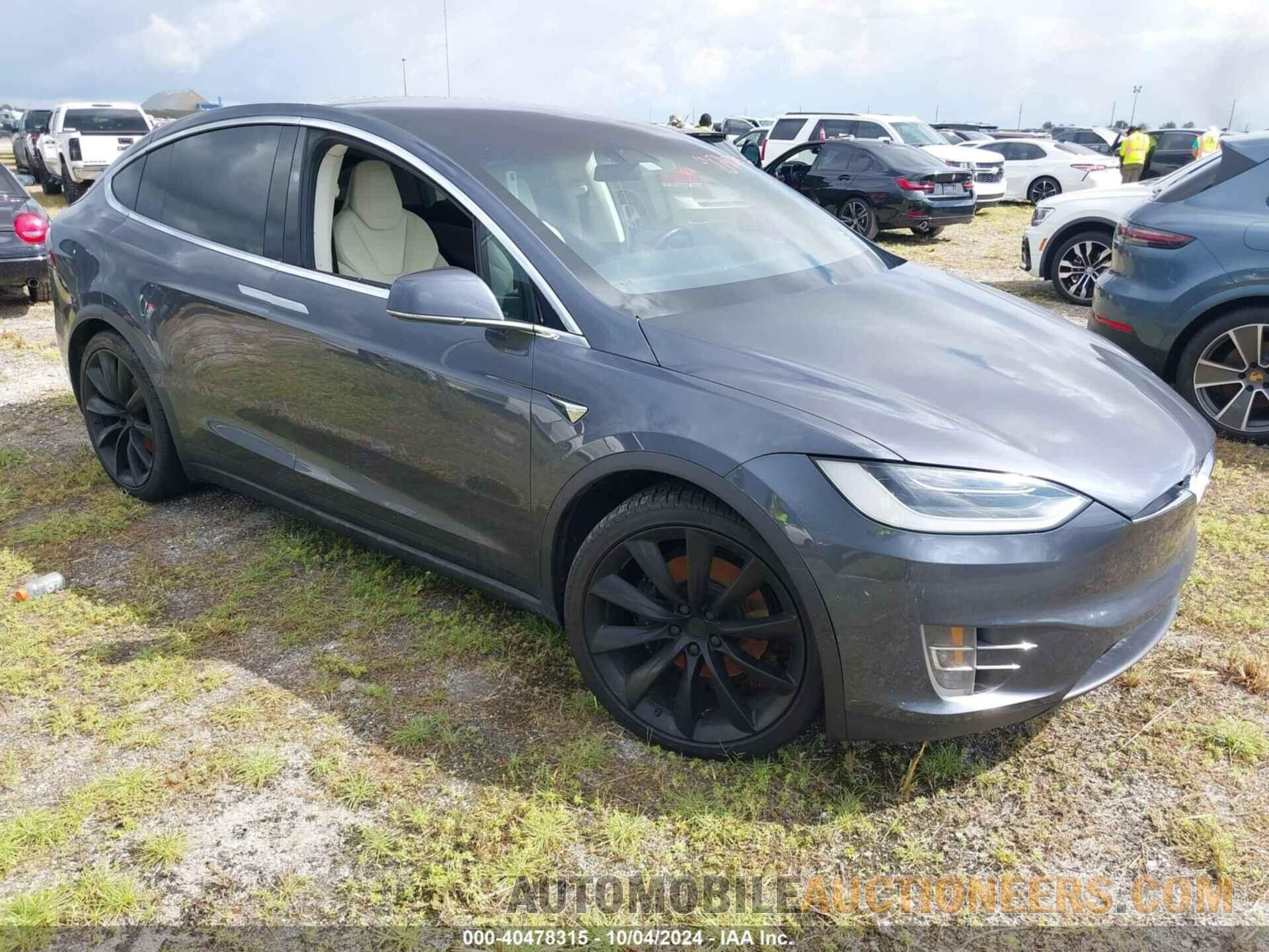 5YJXCDE26JF109590 TESLA MODEL X 2018