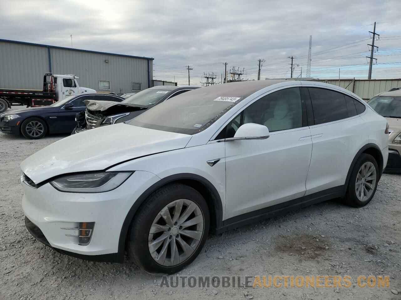 5YJXCDE26JF117463 TESLA MODEL X 2018