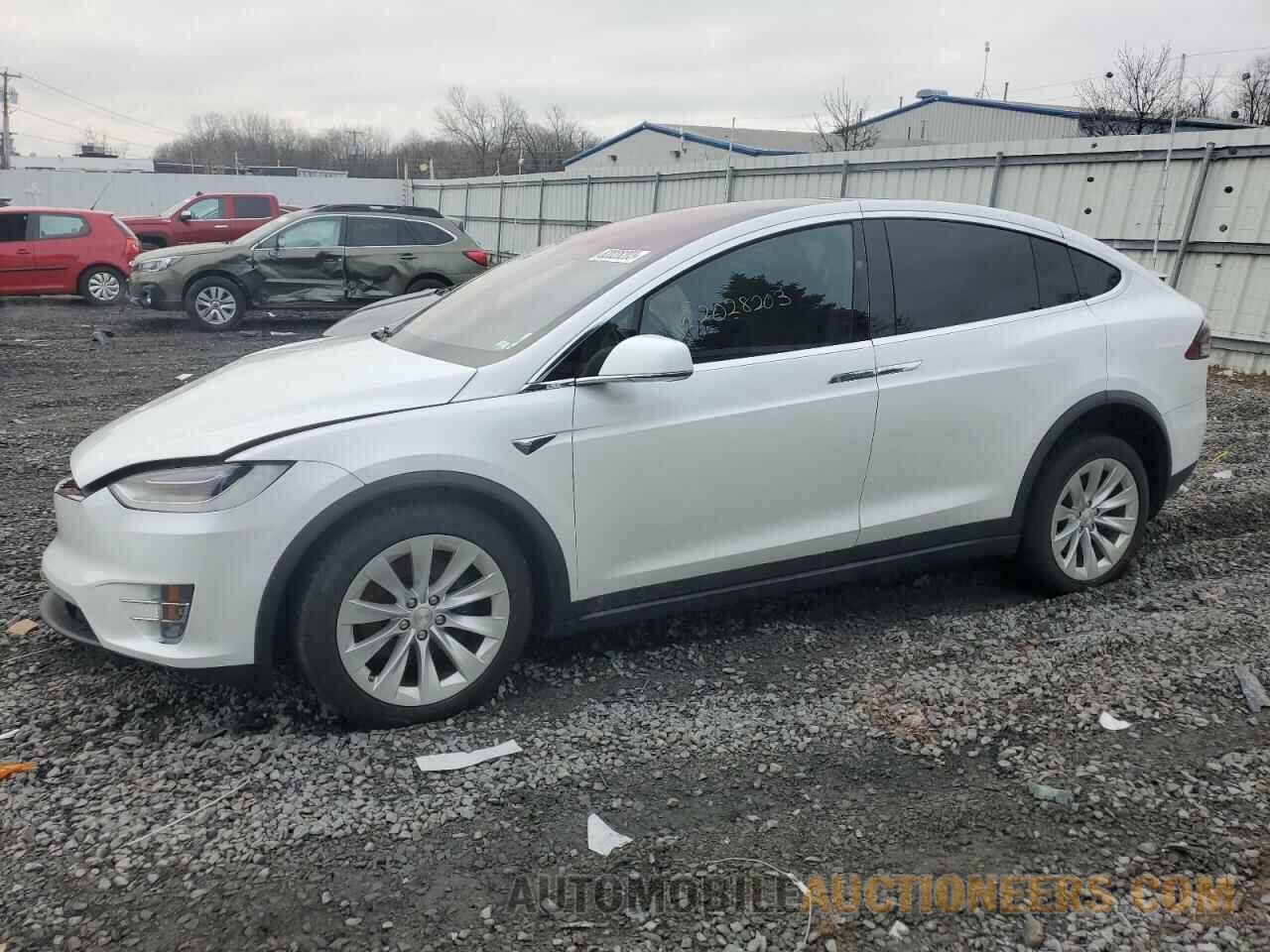 5YJXCDE26LF231000 TESLA MODEL X 2020