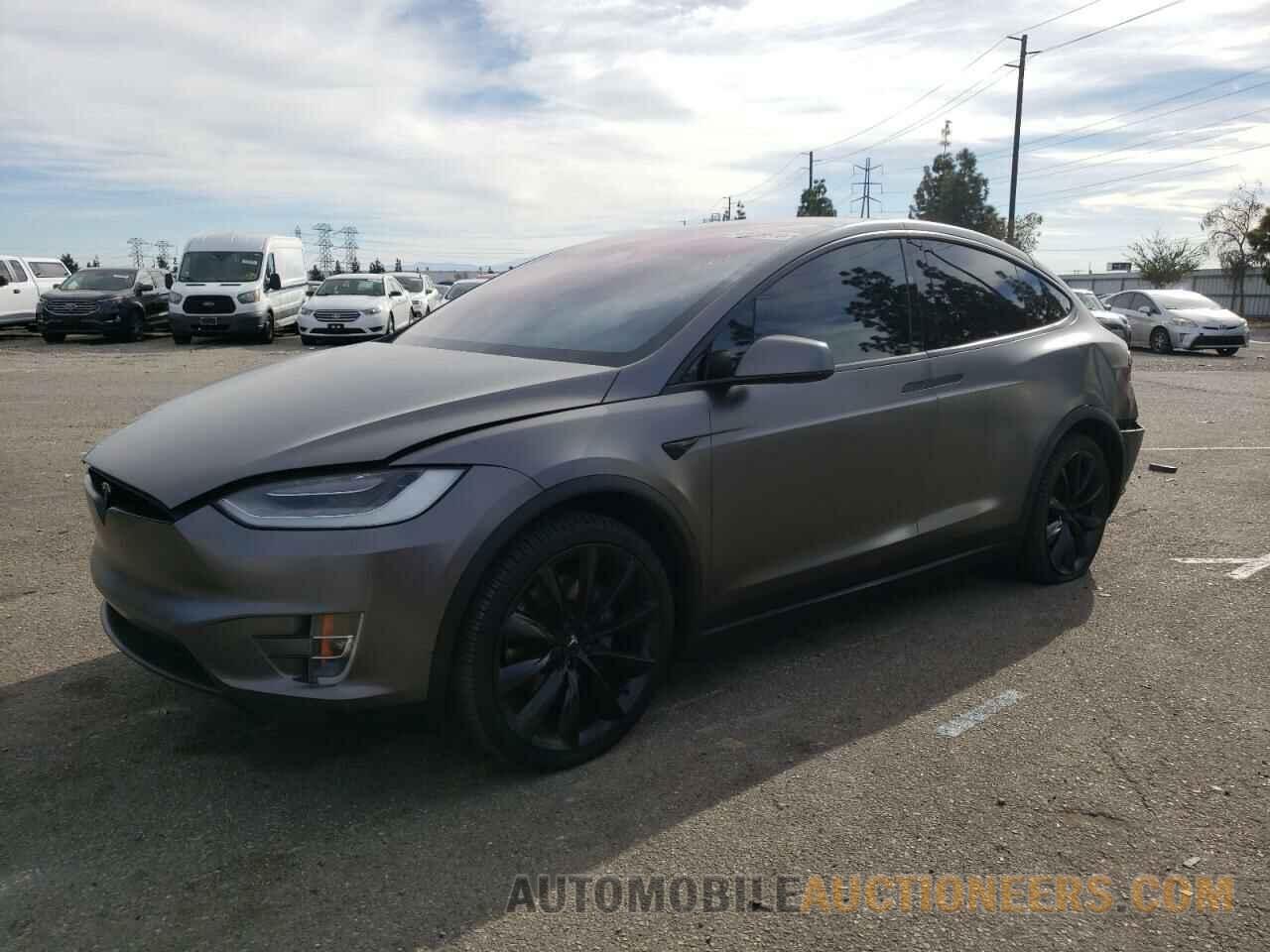 5YJXCDE26LF248900 TESLA MODEL X 2020