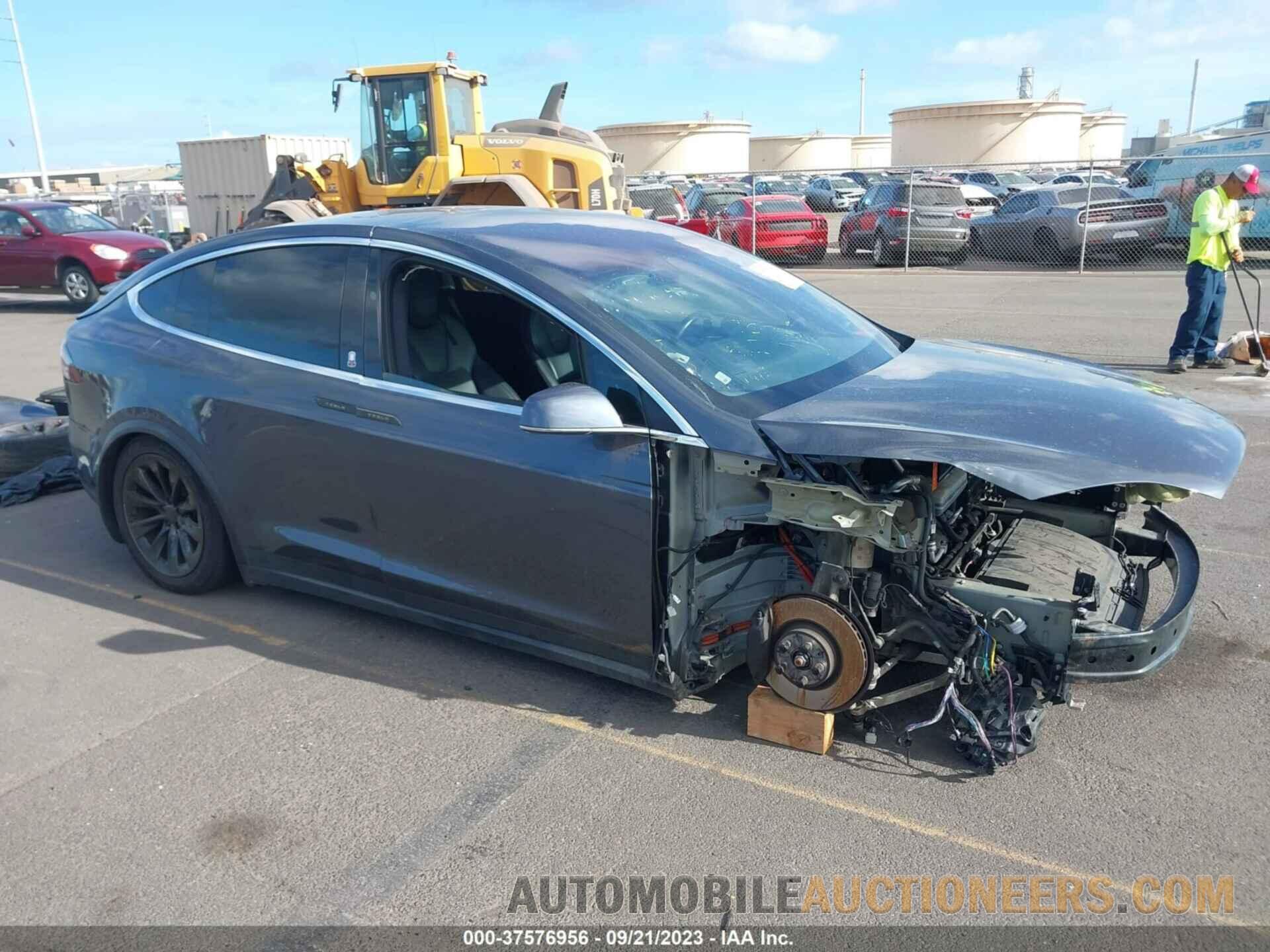 5YJXCDE27LF261249 TESLA MODEL X 2020