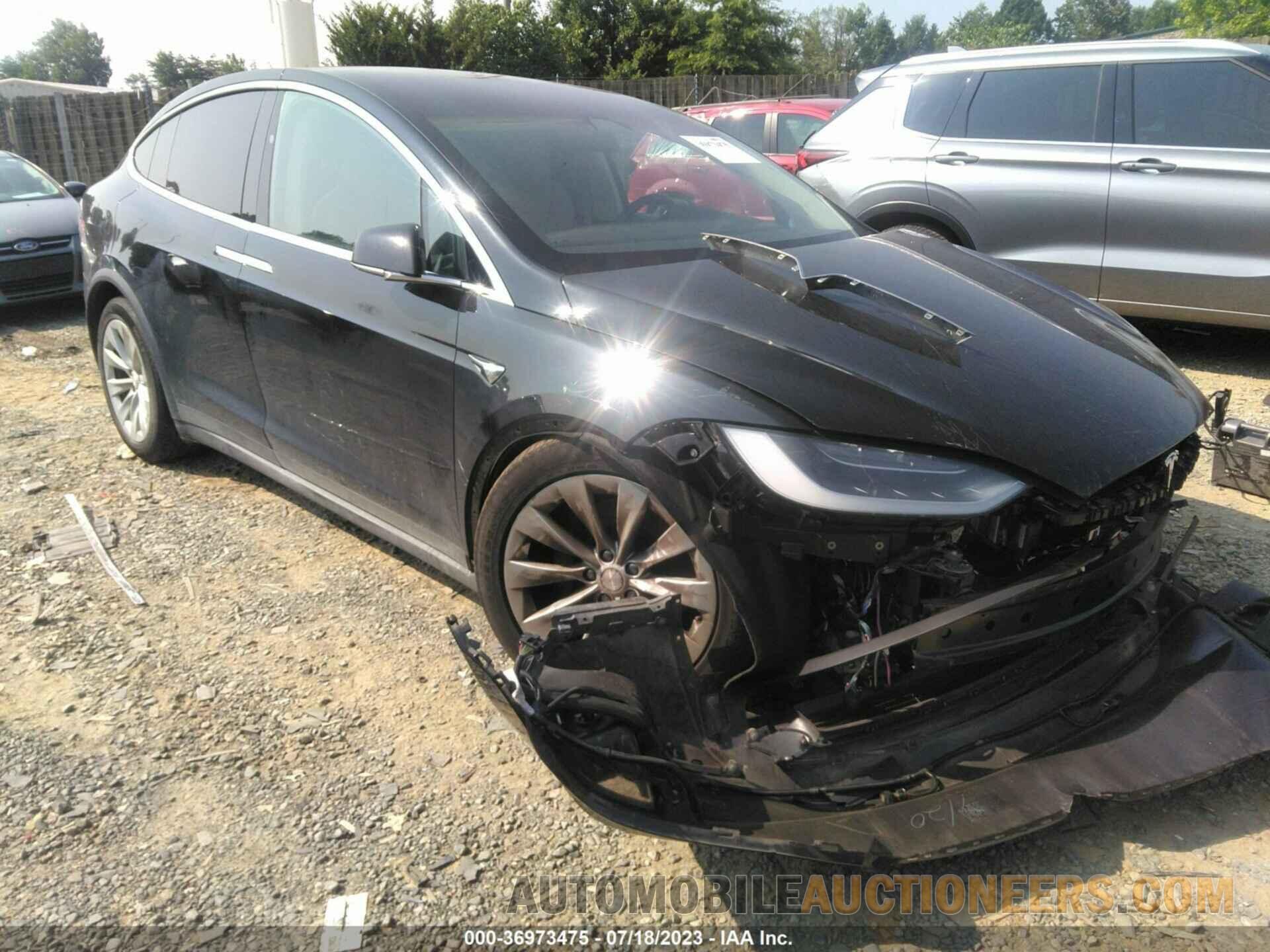 5YJXCDE28HF052304 TESLA MODEL X 2017