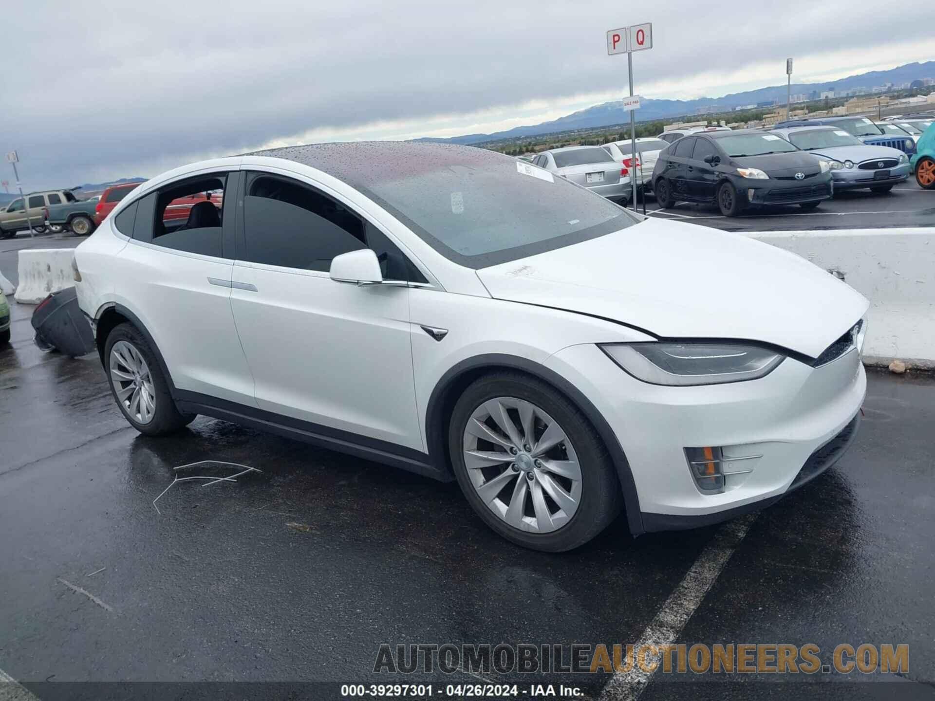 5YJXCDE28HF076778 TESLA MODEL X 2017