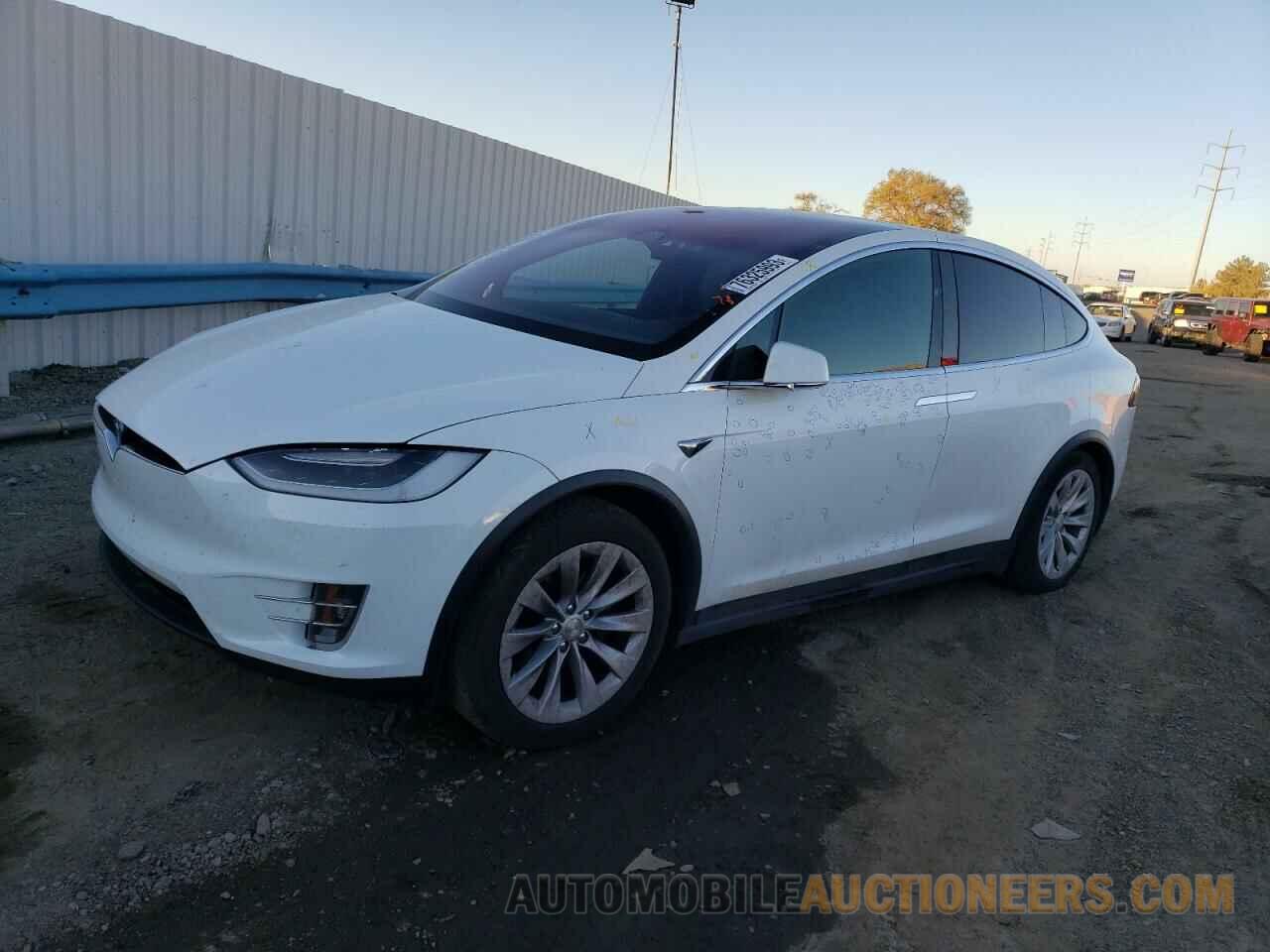 5YJXCDE28JF119876 TESLA MODEL X 2018