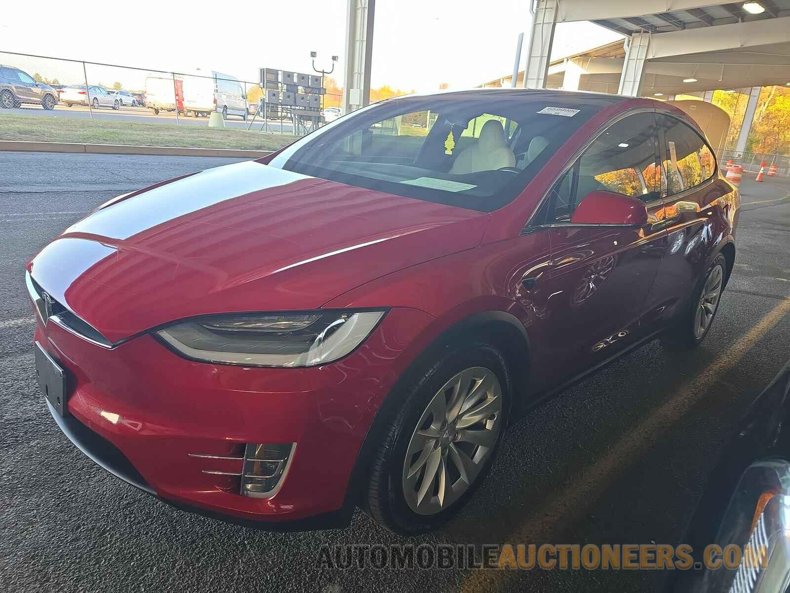 5YJXCDE28LF236151 Tesla Model X 2020