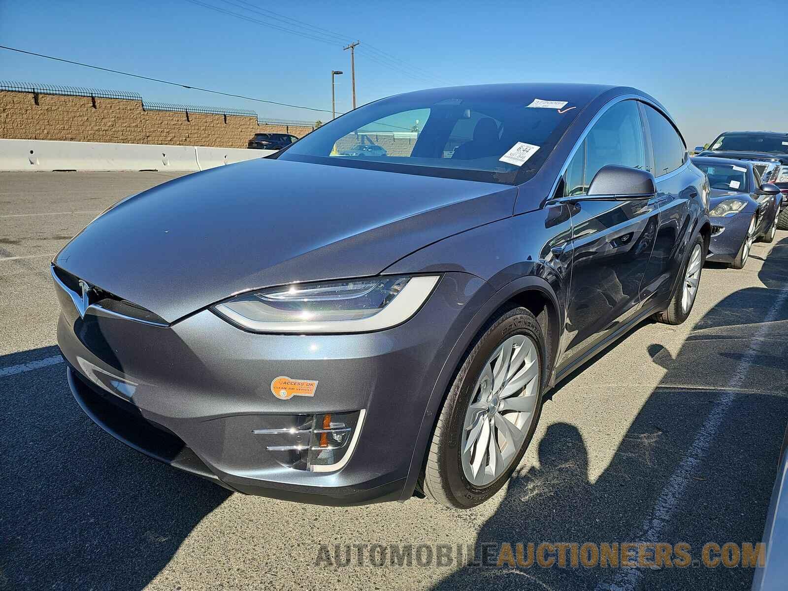 5YJXCDE28LF250065 Tesla Model X 2020