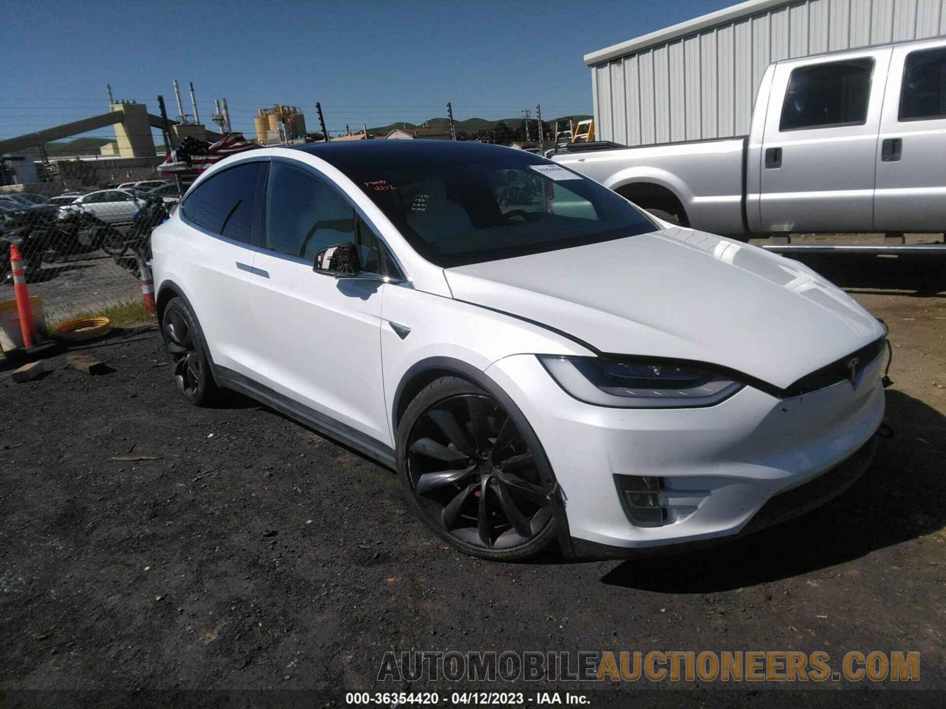 5YJXCDE28LF303721 TESLA MODEL X 2020