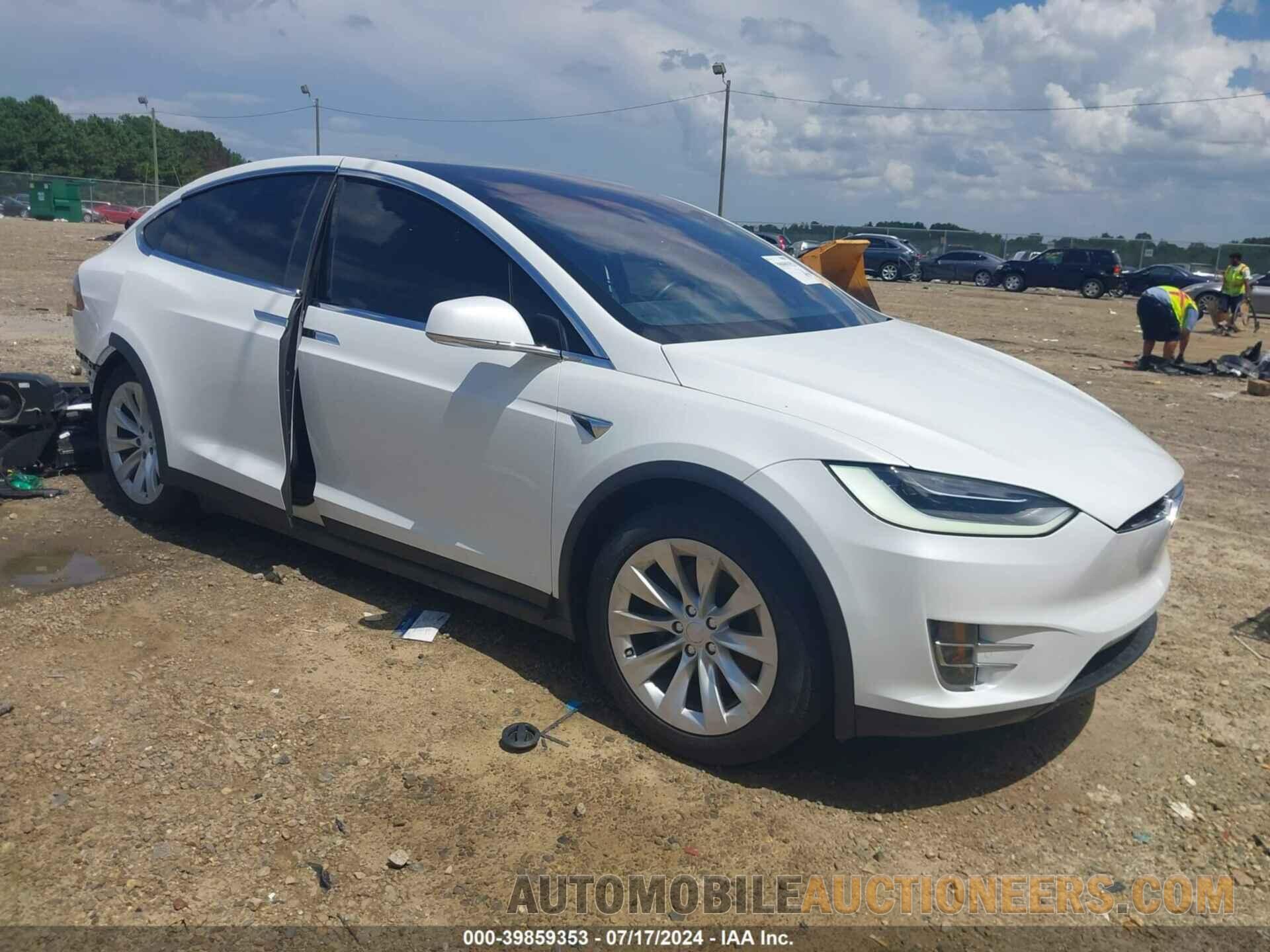 5YJXCDE29LF219830 TESLA MODEL X 2020