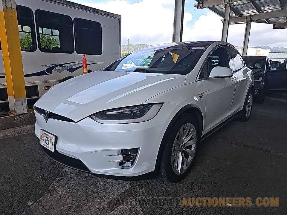 5YJXCDE2XHF076880 Tesla Model X 2017