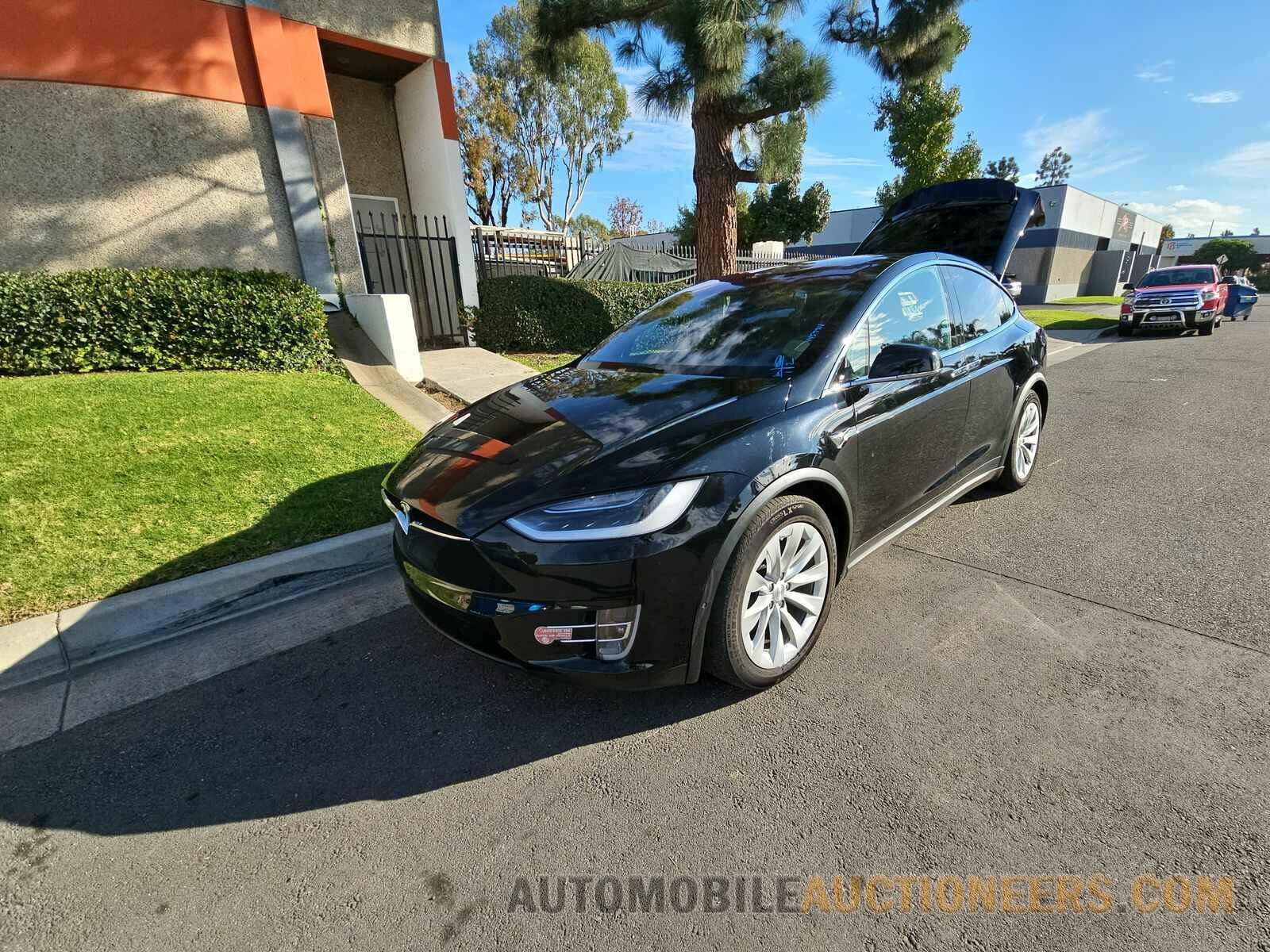 5YJXCDE2XJF111195 Tesla Model X 2018