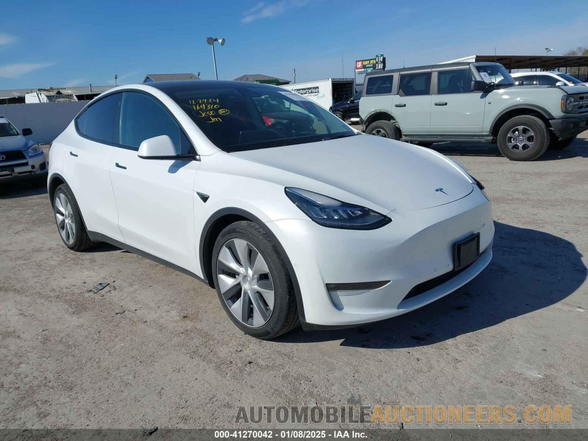 5YJYGAEE0MF264447 TESLA MODEL Y 2021