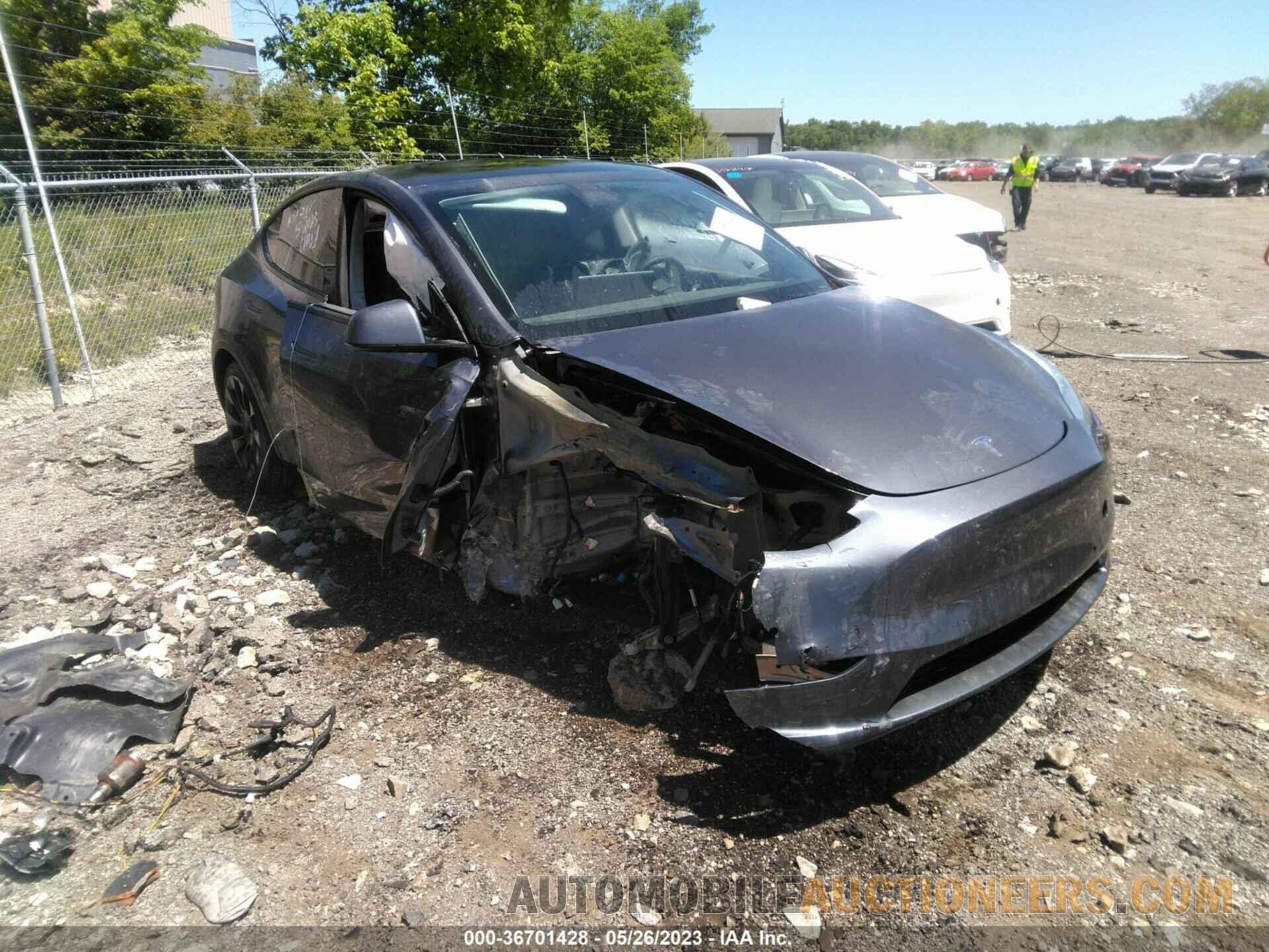 5YJYGAEE2MF143273 TESLA MODEL Y 2021